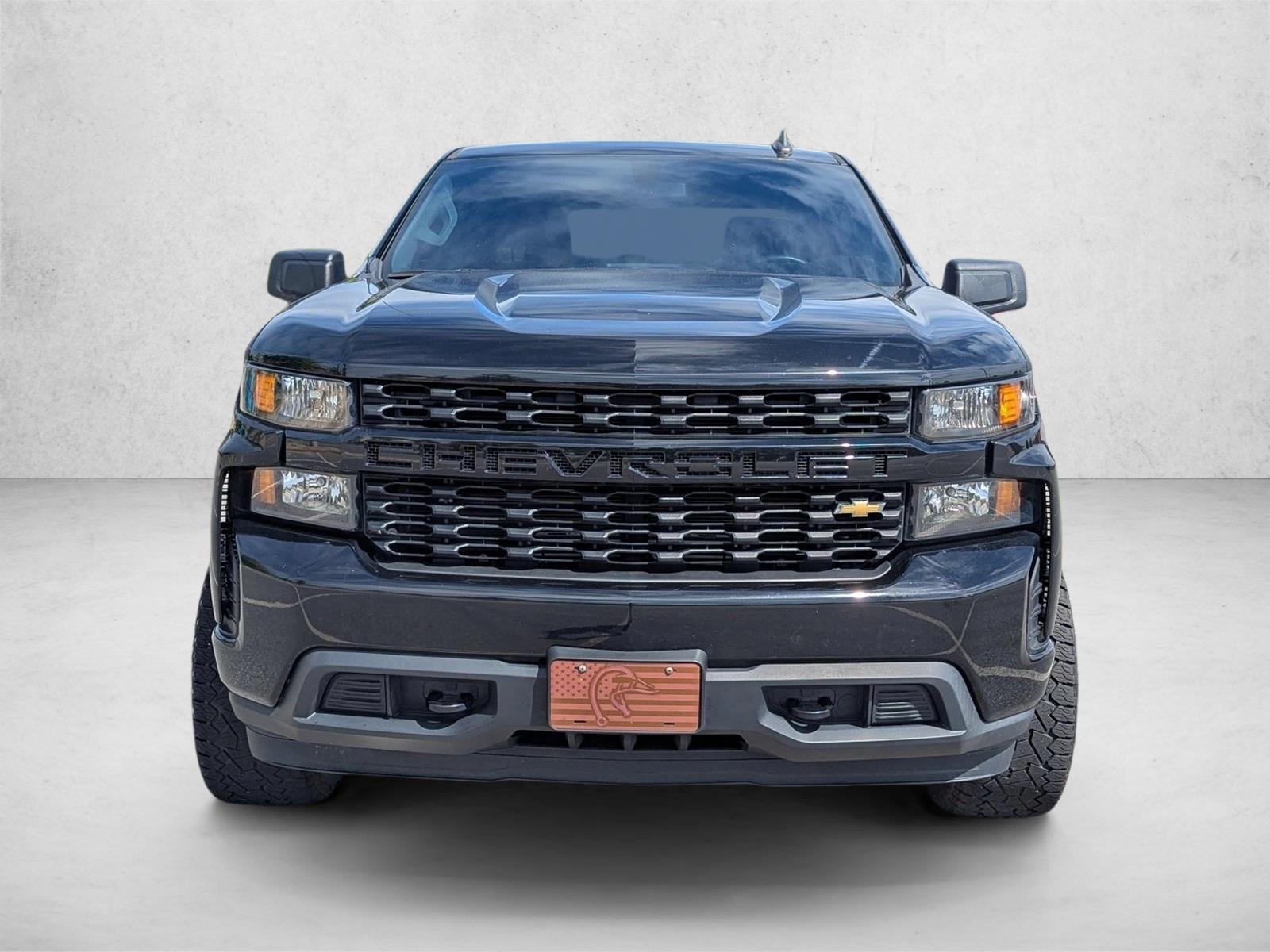 2021 Chevrolet Silverado 1500 Custom photo 2