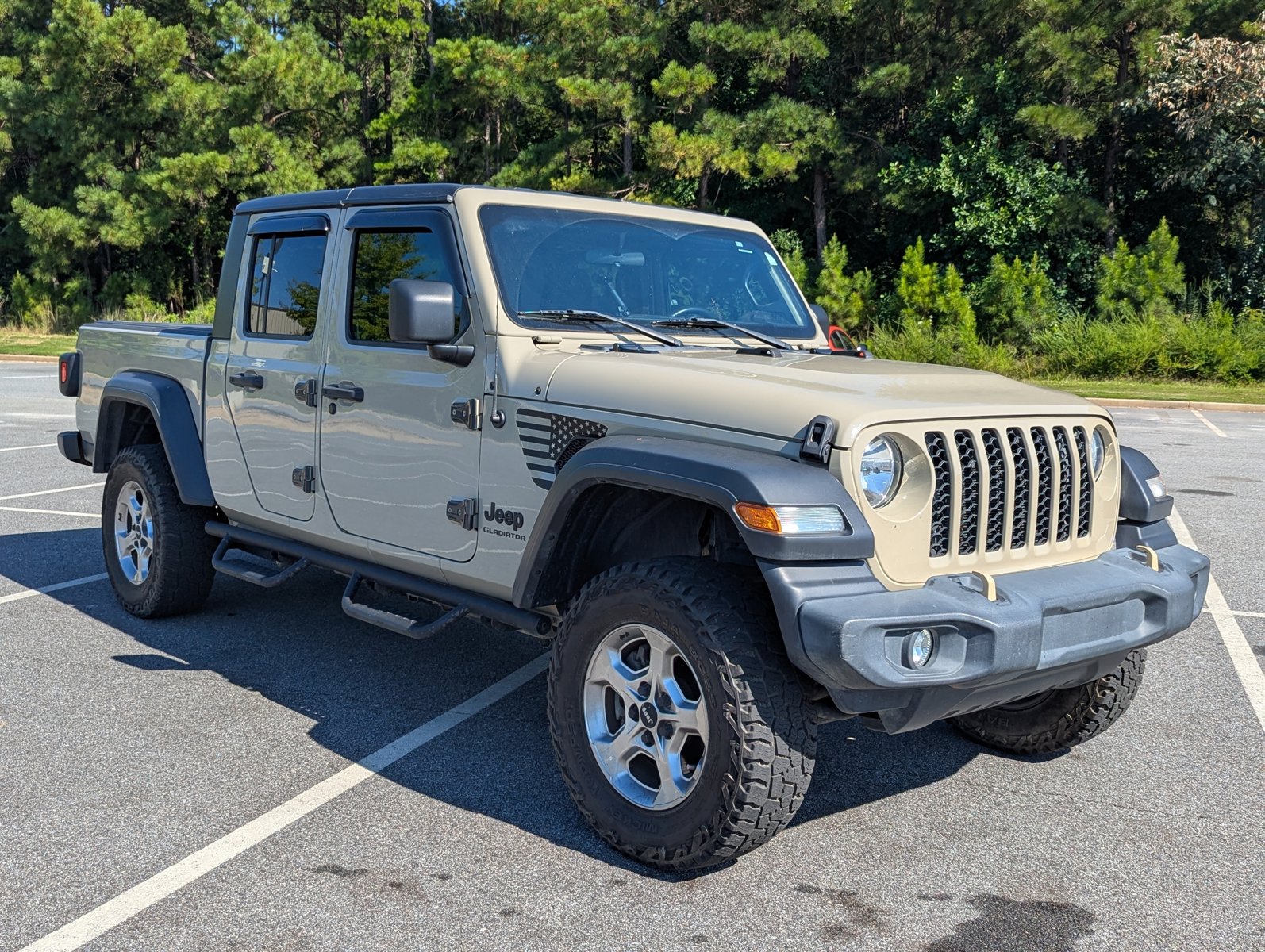2020 Jeep Gladiator Sport photo 3