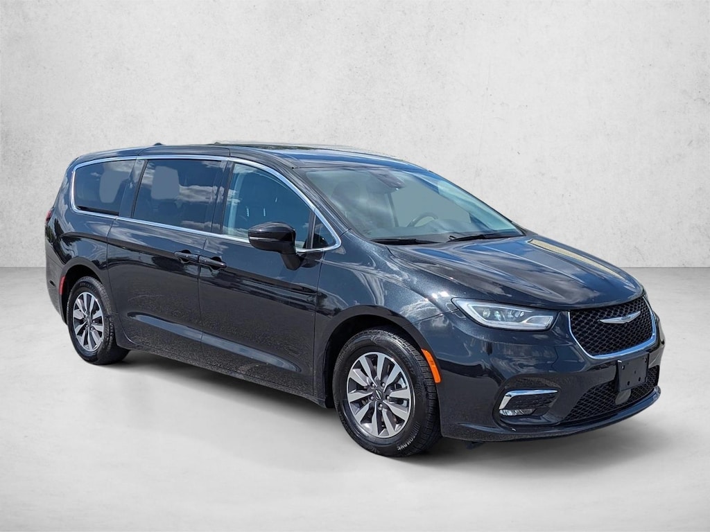 Used 2023 Chrysler Pacifica Plug-In Hybrid Touring L Van Passenger Van