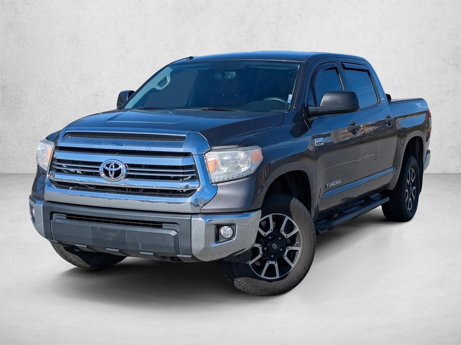 2016 Toyota Tundra SR5's photo