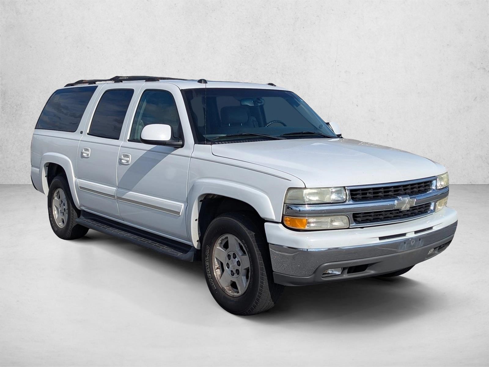 2004 Chevrolet Suburban 1500 photo 3