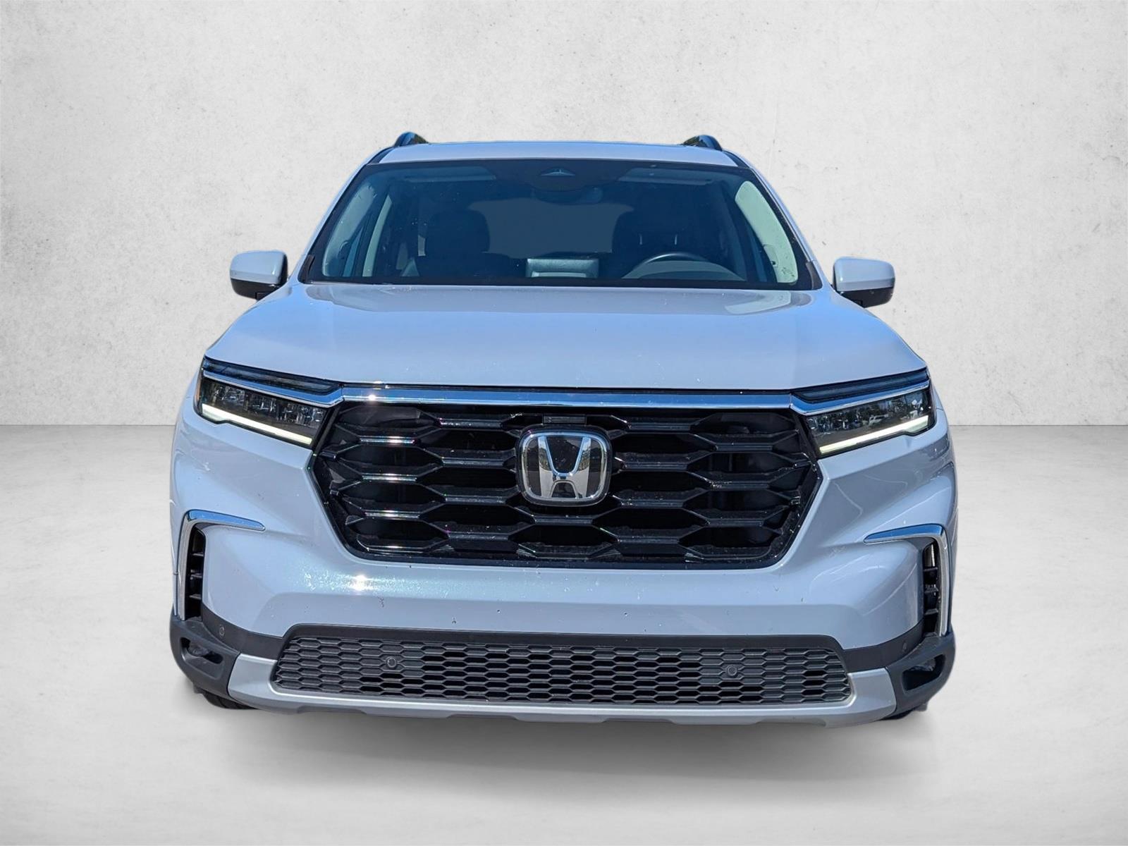 2024 Honda Pilot Touring photo 2