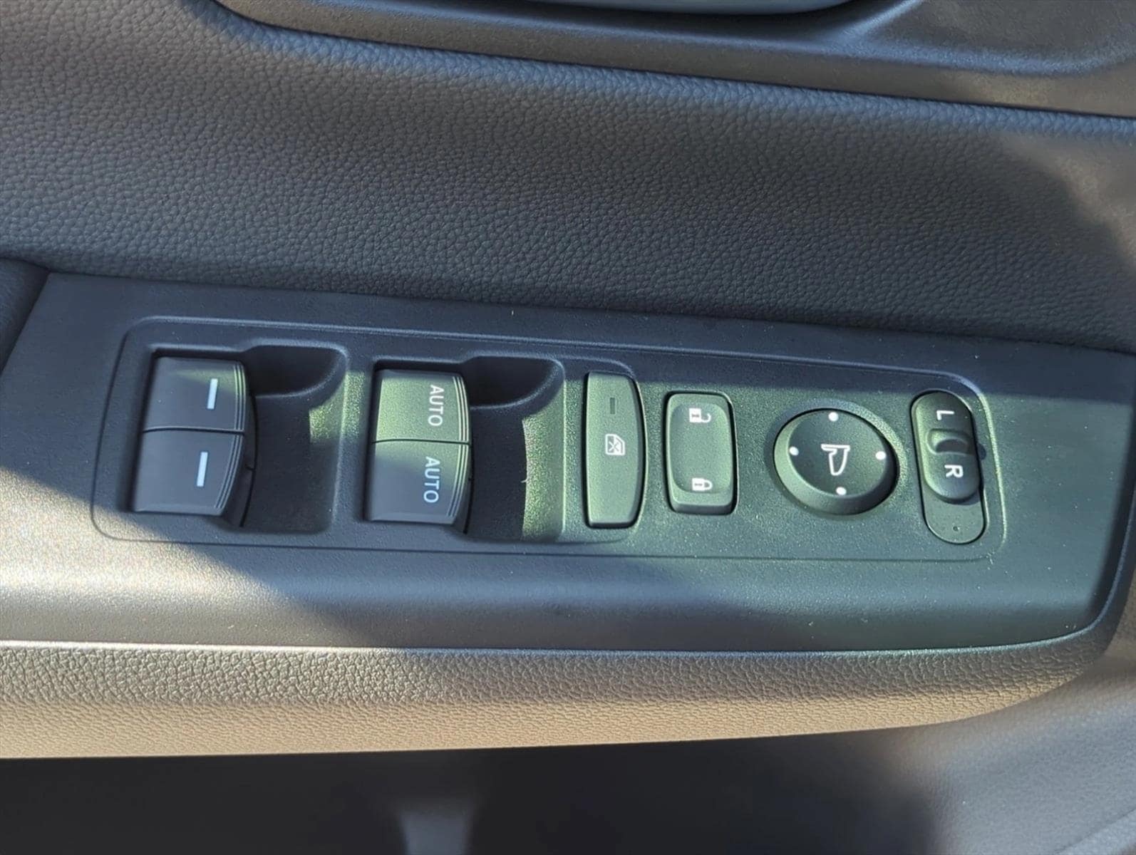 2026 Honda CR-V EX - Photo 11