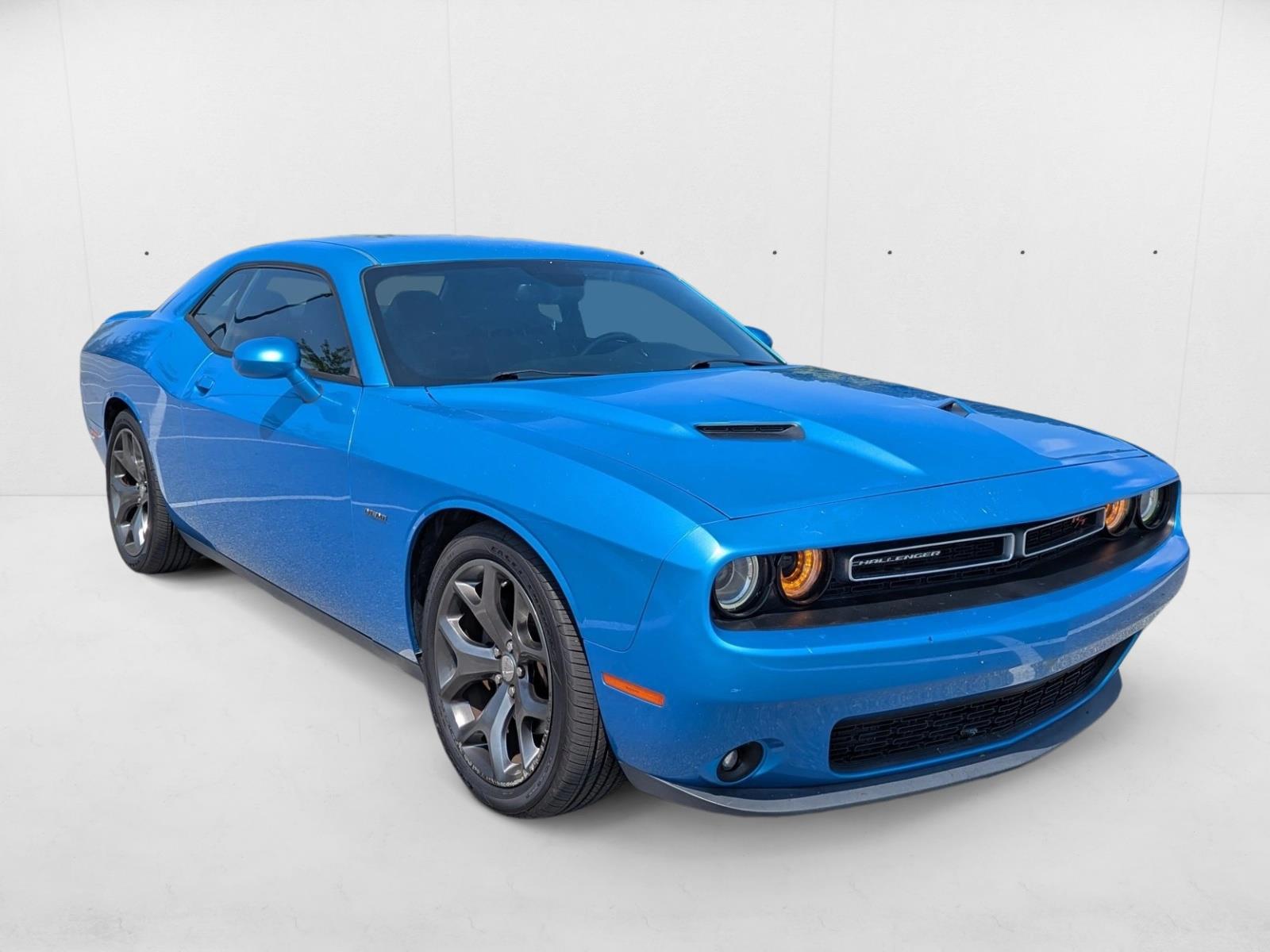 2015 Dodge Challenger SXT photo 3