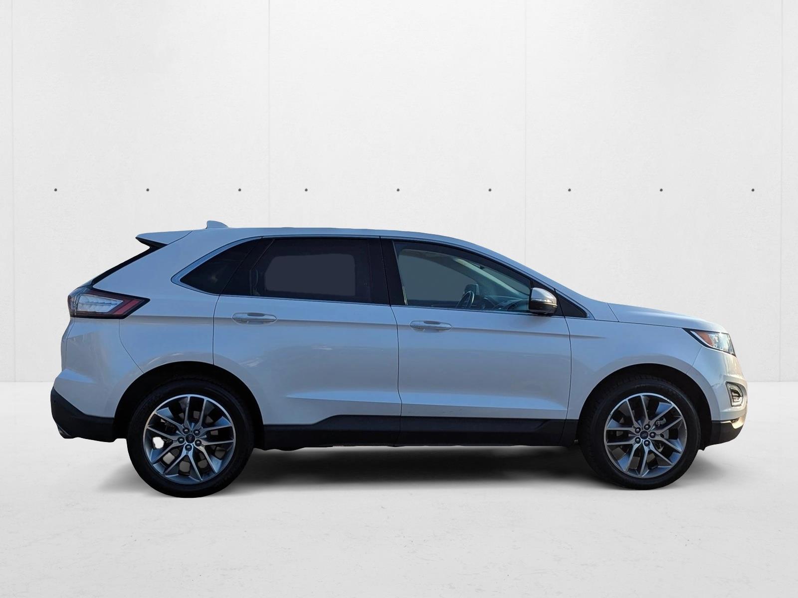 2017 Ford Edge Titanium photo 4