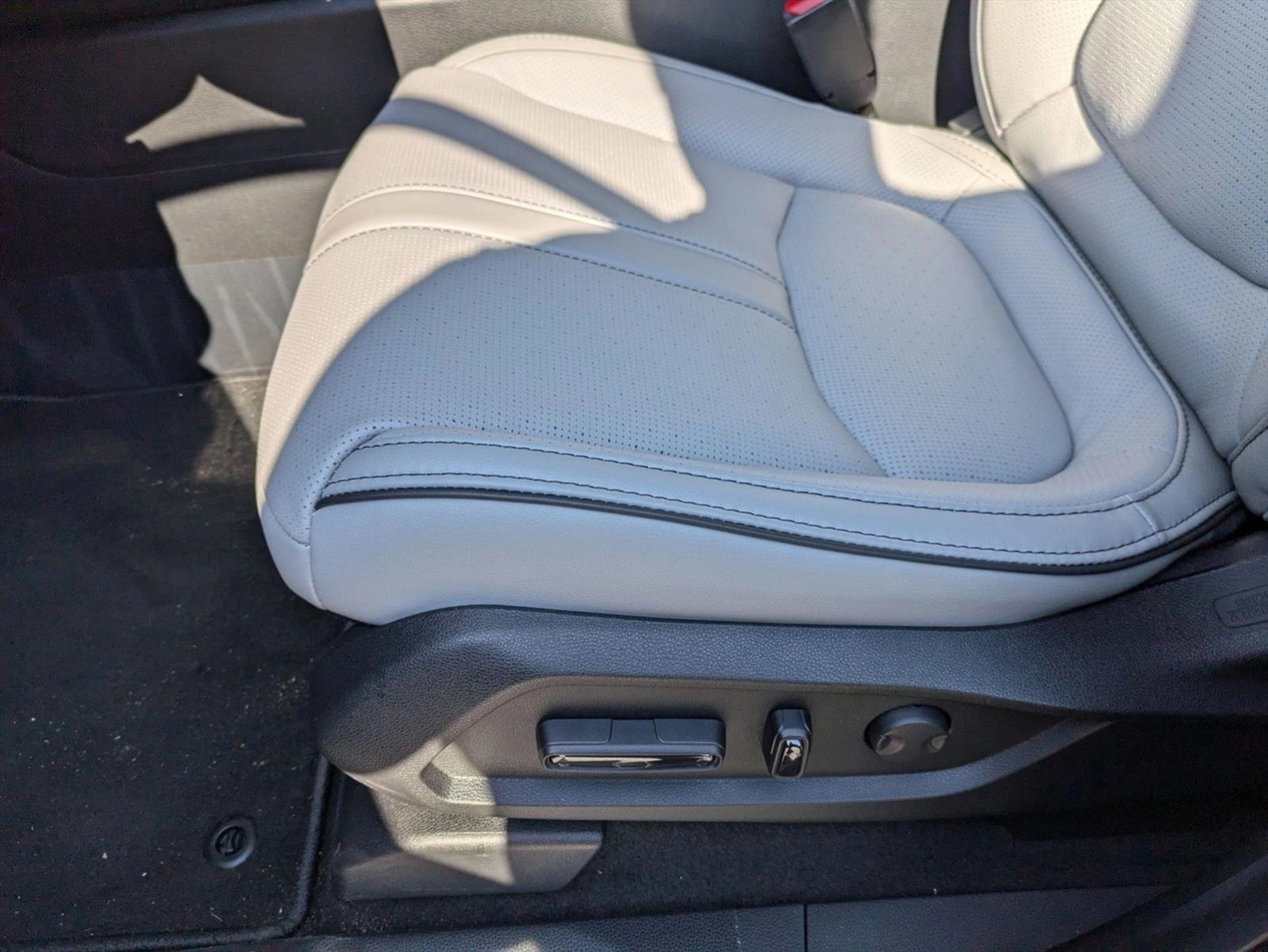 2025 Honda Pilot Elite photo 4