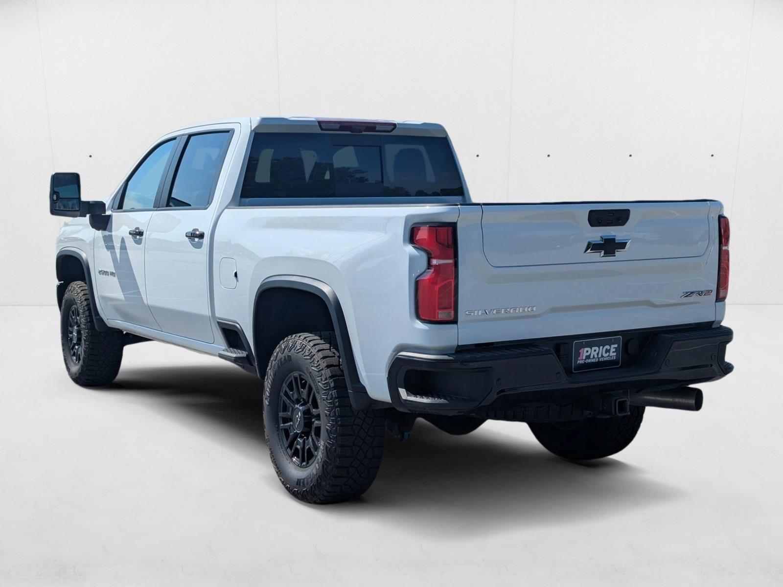 2025 Chevrolet Silverado 2500HD ZR2 photo 4