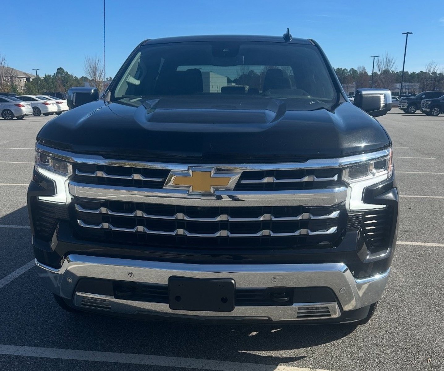 2023 Chevrolet Silverado 1500 LTZ photo 2