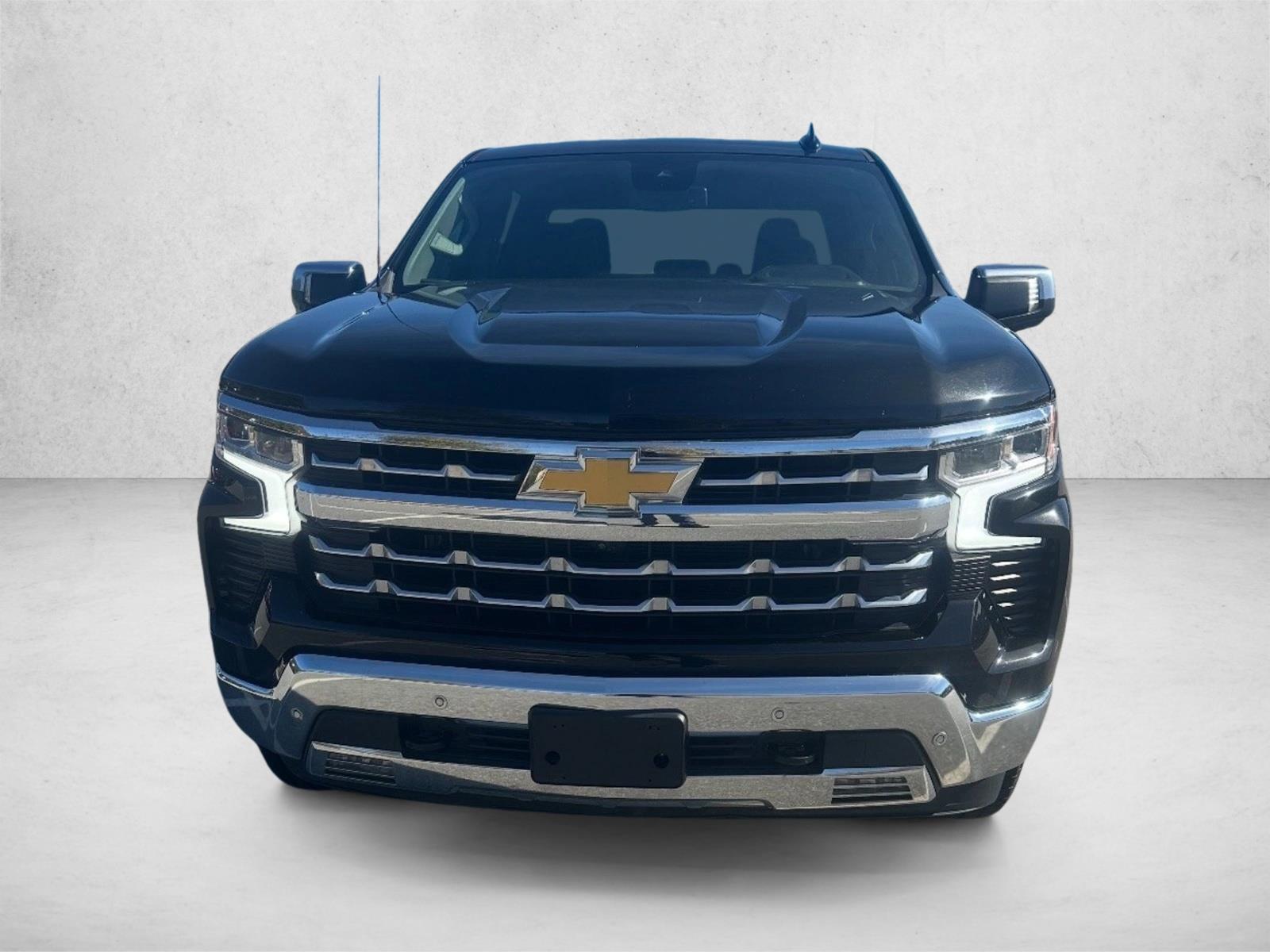 2023 Chevrolet Silverado 1500 LTZ photo 2
