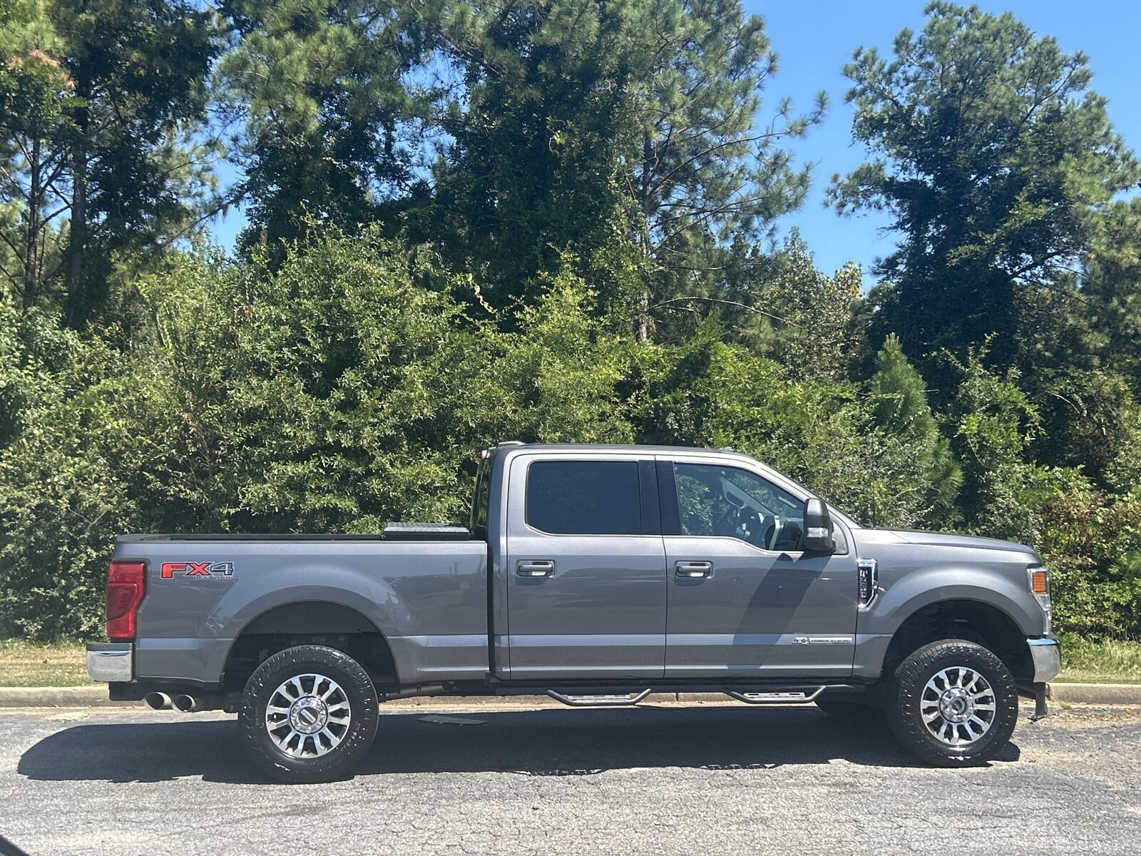 2022 Ford F-250 Lariat photo 3