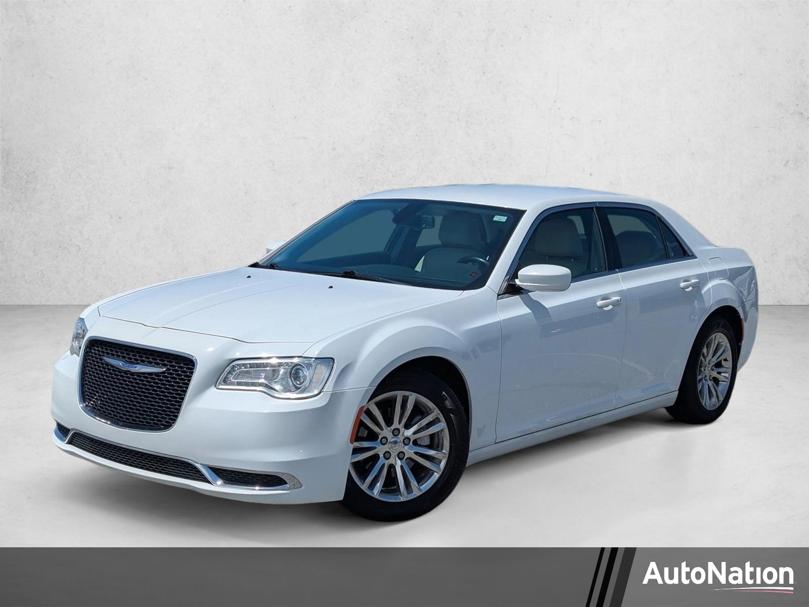 2019 Chrysler 300 Touring L's photo