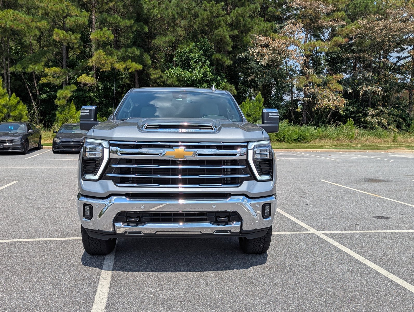 2024 Chevrolet Silverado 2500HD LTZ photo 2