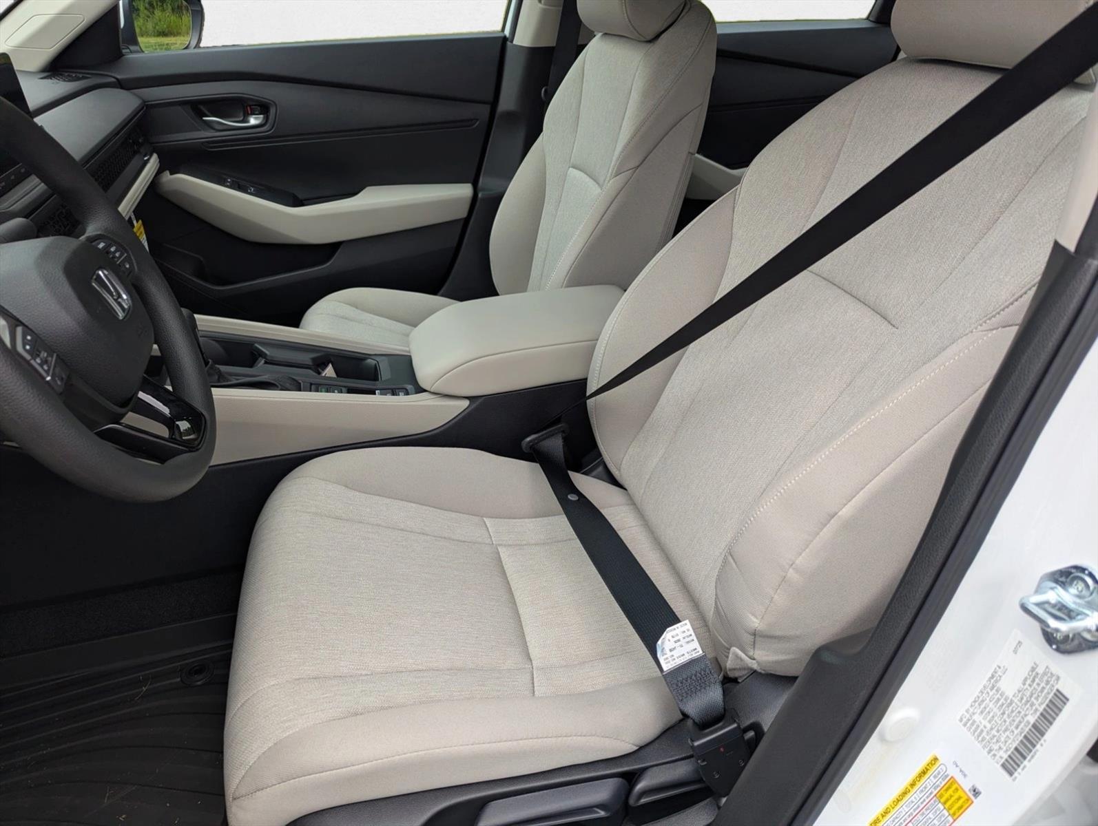 2025 Honda Accord LX photo 3