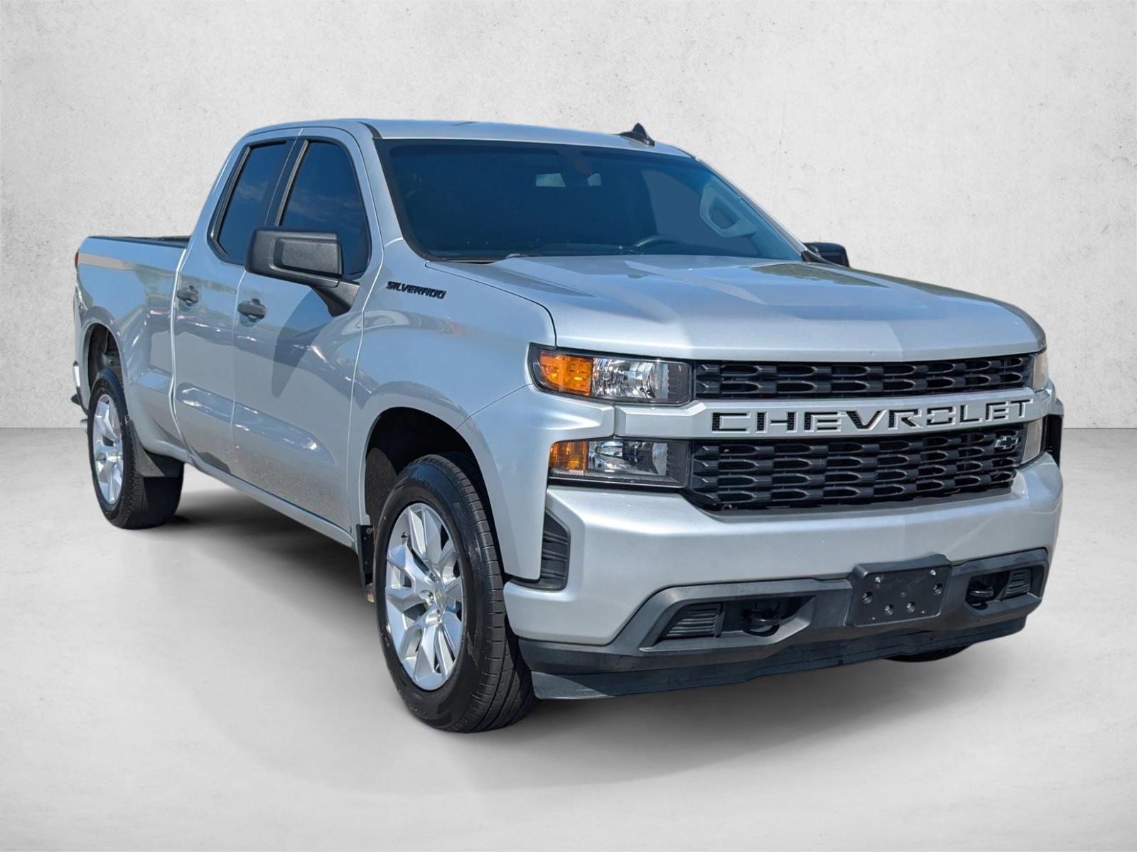 2019 Chevrolet Silverado 1500 Custom photo 3