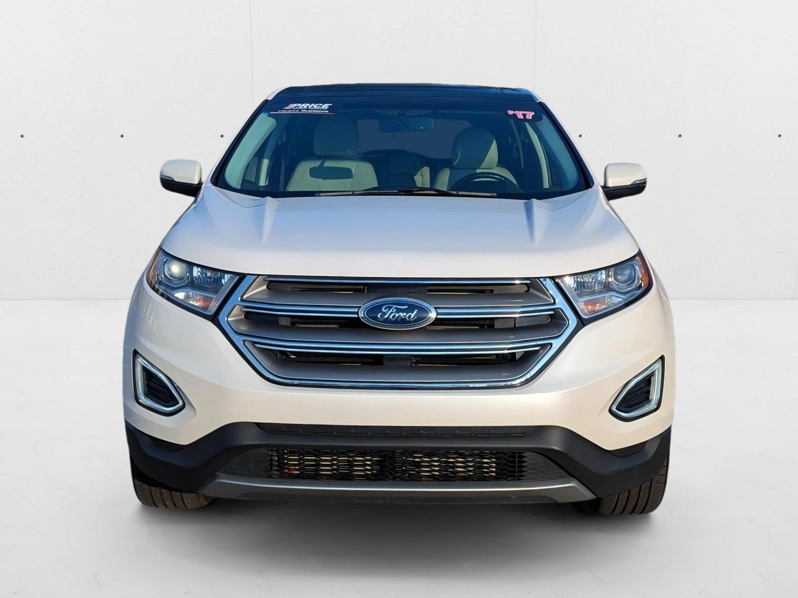 2017 Ford Edge Titanium photo 2