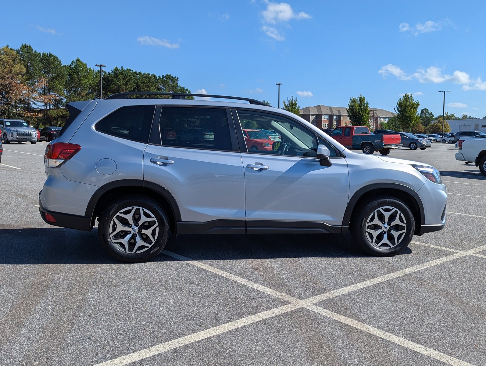 2020 Subaru Forester Premium photo 4
