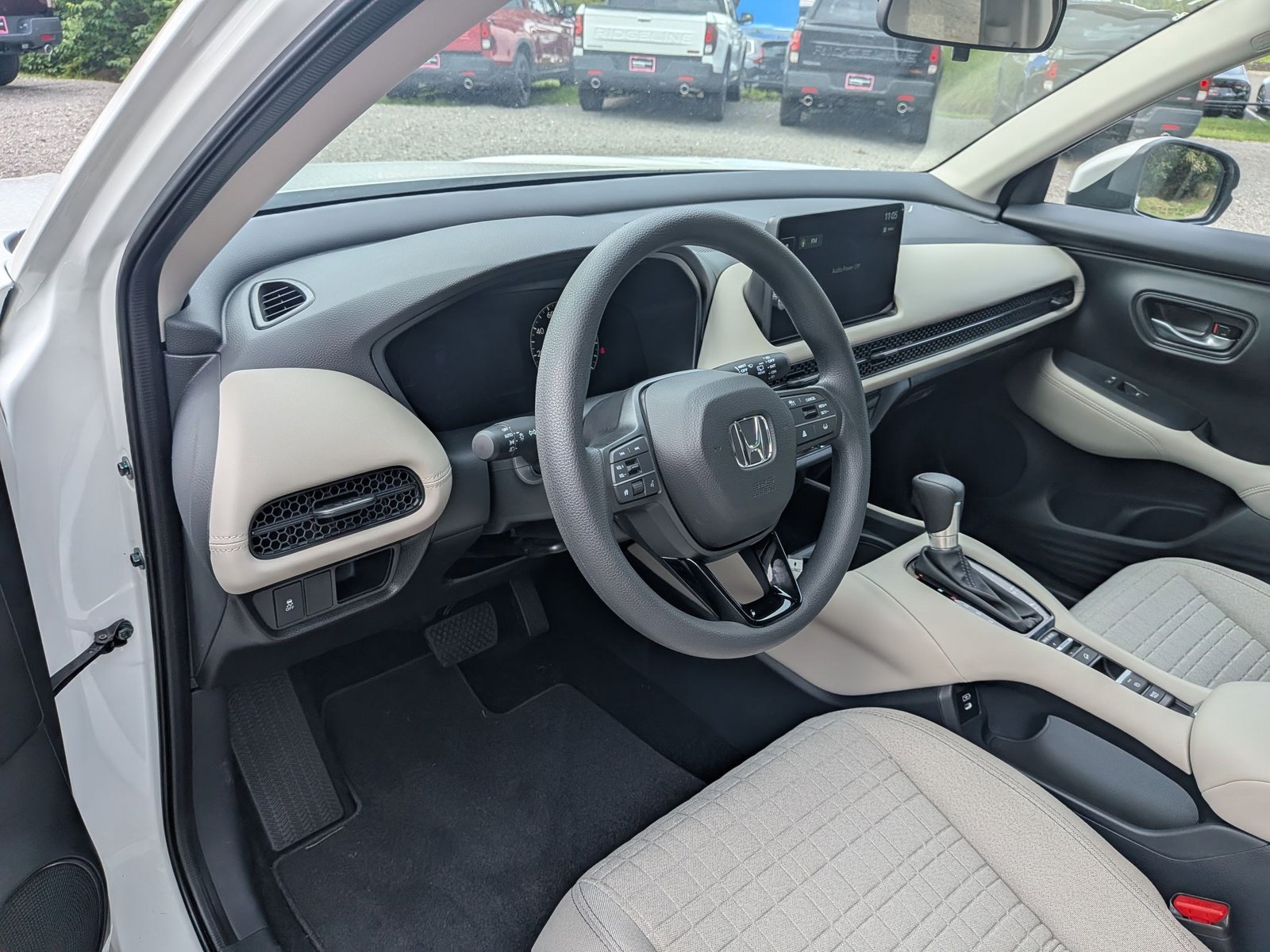 2026 Honda HR-V LX photo 3