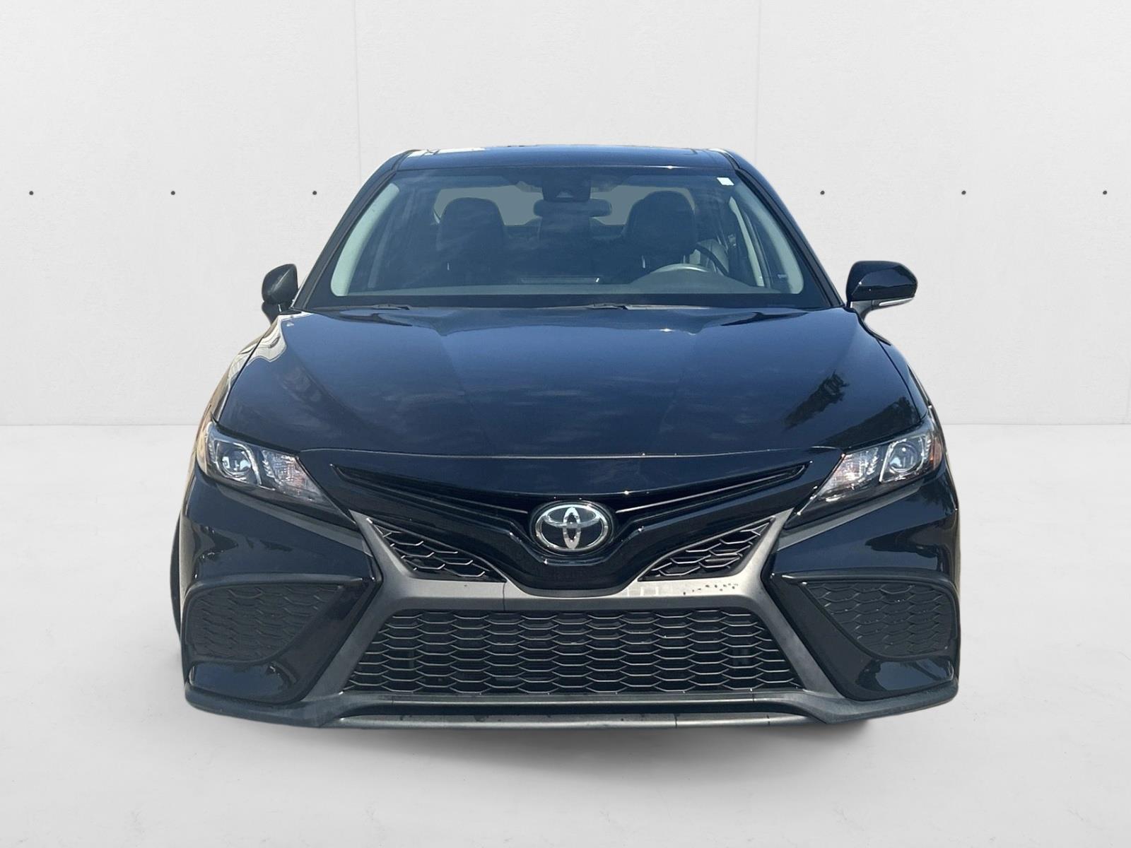 2021 Toyota Camry SE photo 2