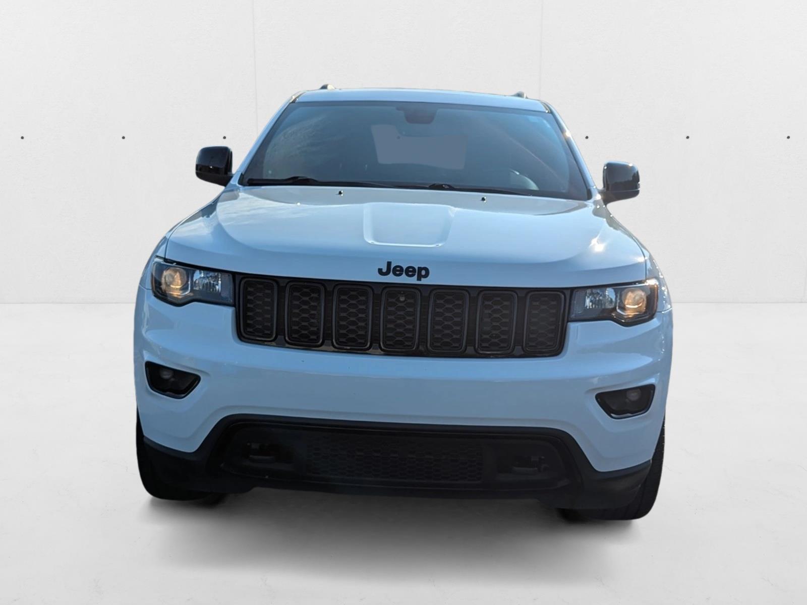 2019 Jeep Grand Cherokee Laredo Upland photo 2