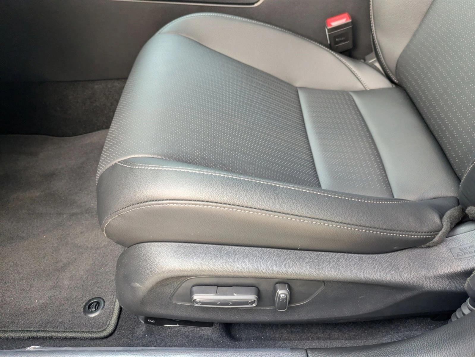 2025 Honda Civic Hybrid Sport Touring photo 4