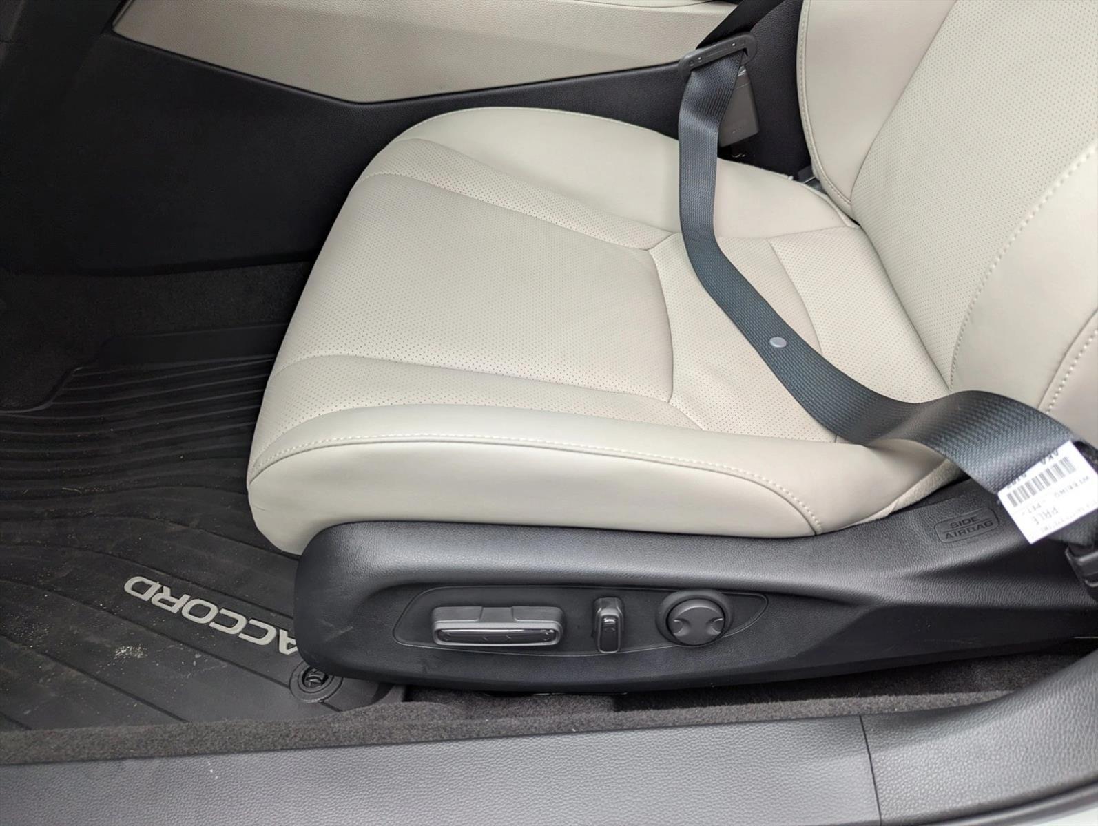 2025 Honda Accord Hybrid EX-L photo 4