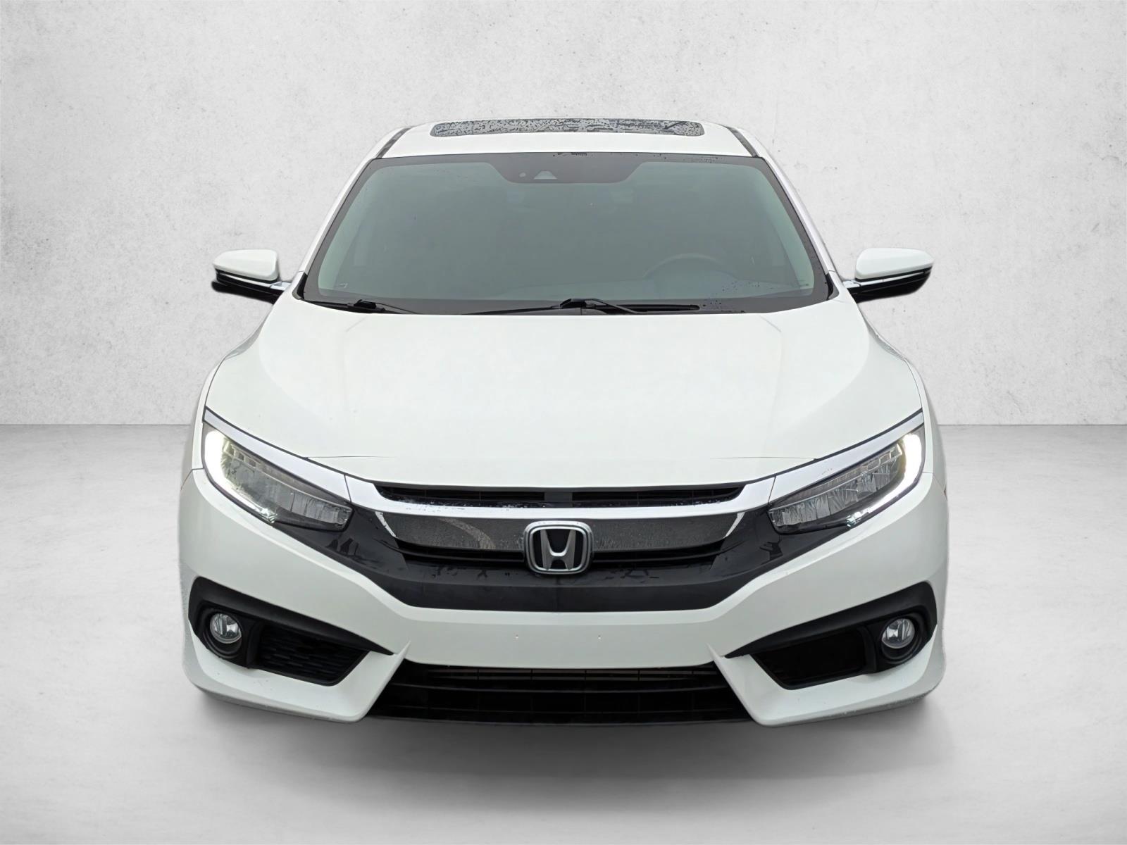 2018 Honda Civic Touring photo 2