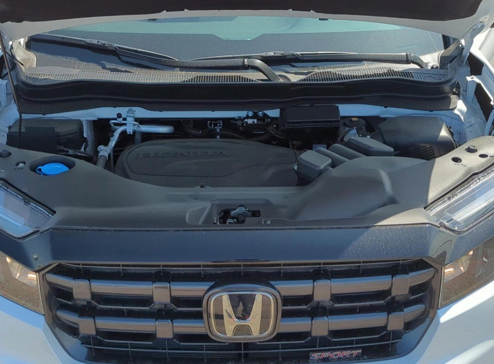 2025 Honda Ridgeline Sport - Photo 18