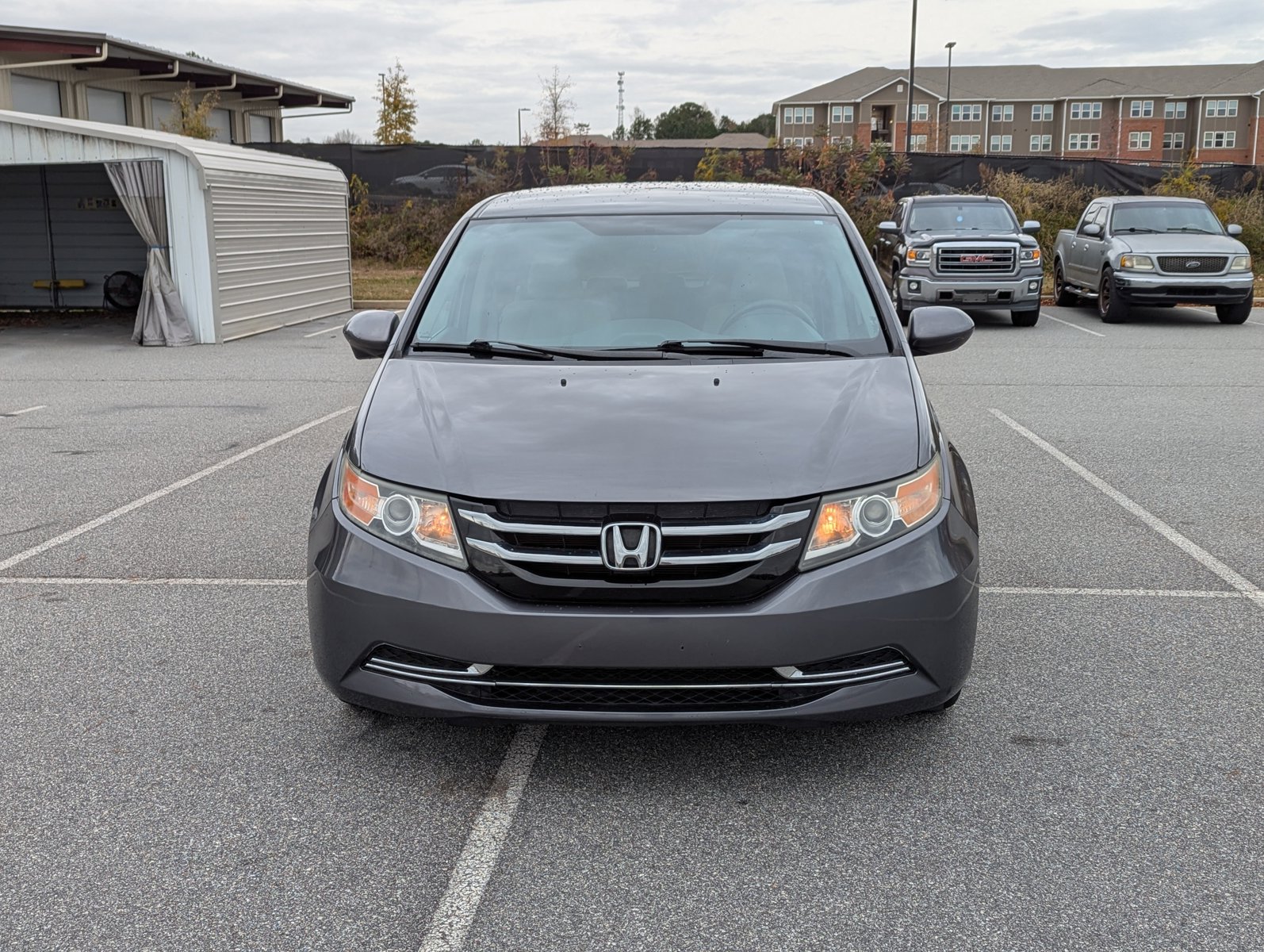 2016 Honda Odyssey SE photo 2
