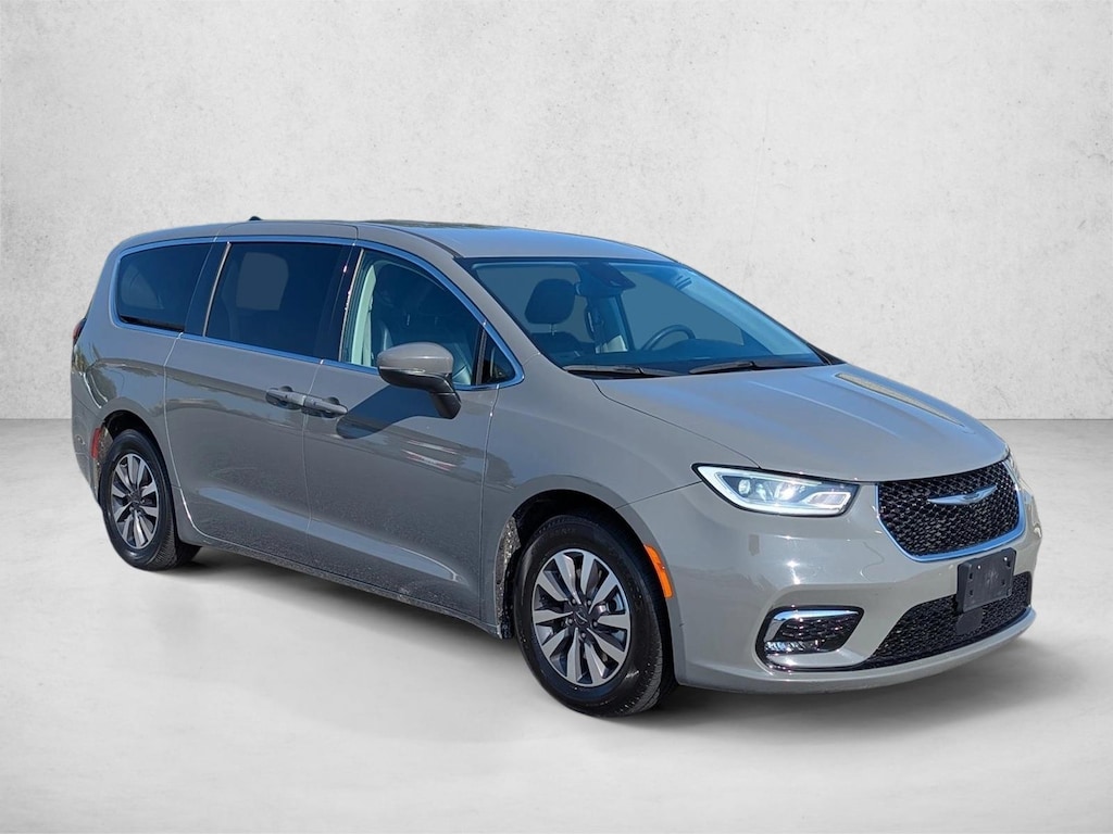 Used 2023 Chrysler Pacifica Plug-In Hybrid Touring L Van Passenger Van