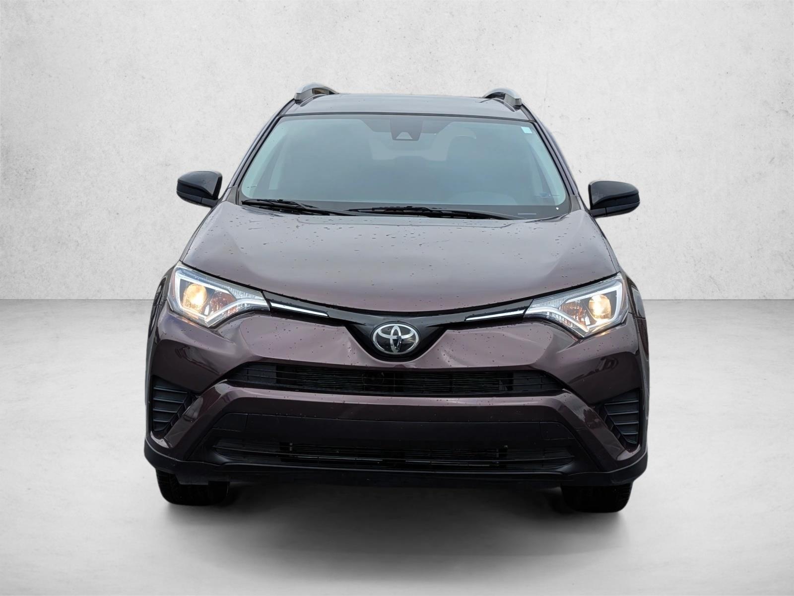 2018 Toyota RAV4 LE photo 2