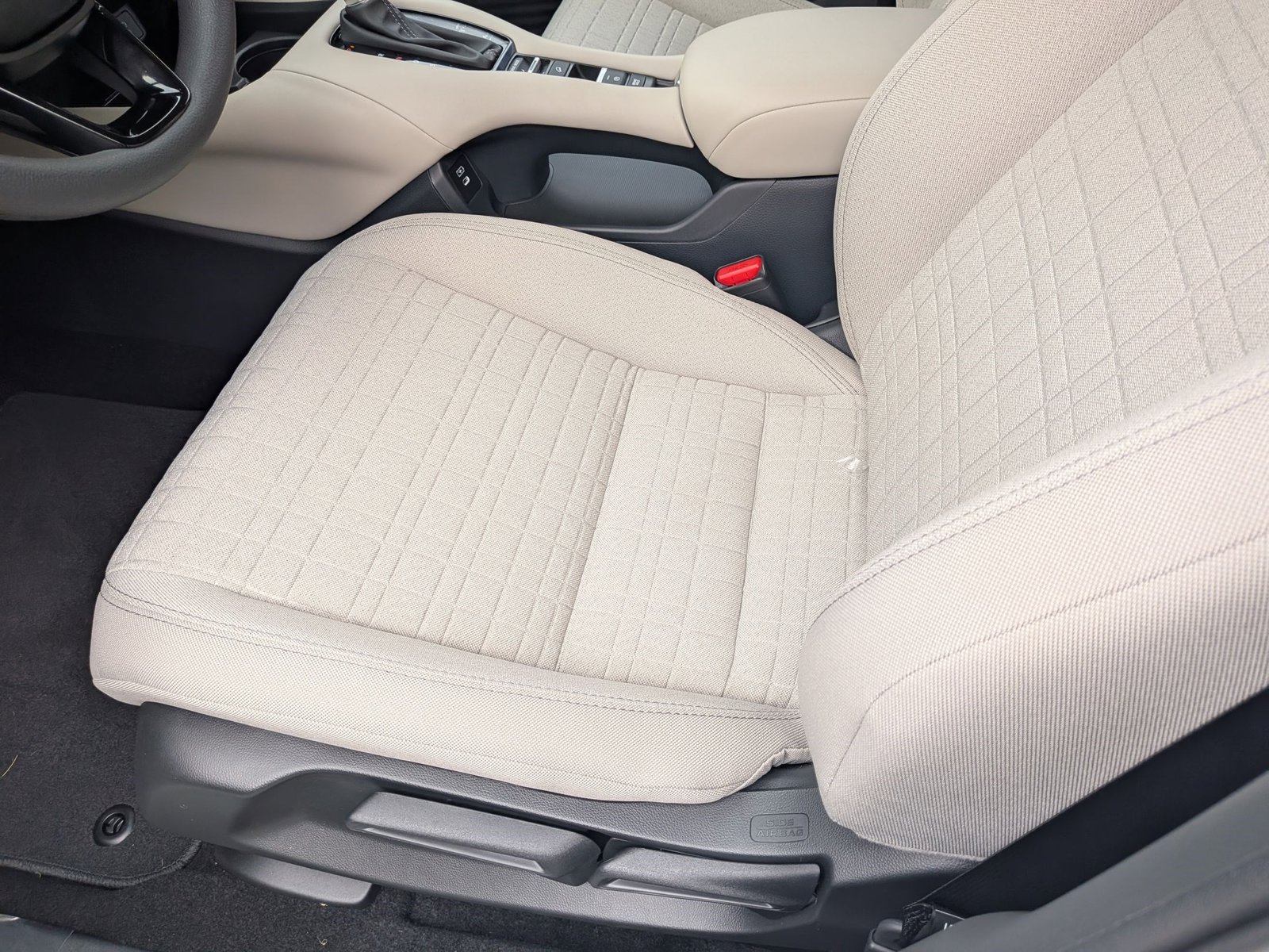 2026 Honda HR-V LX photo 4