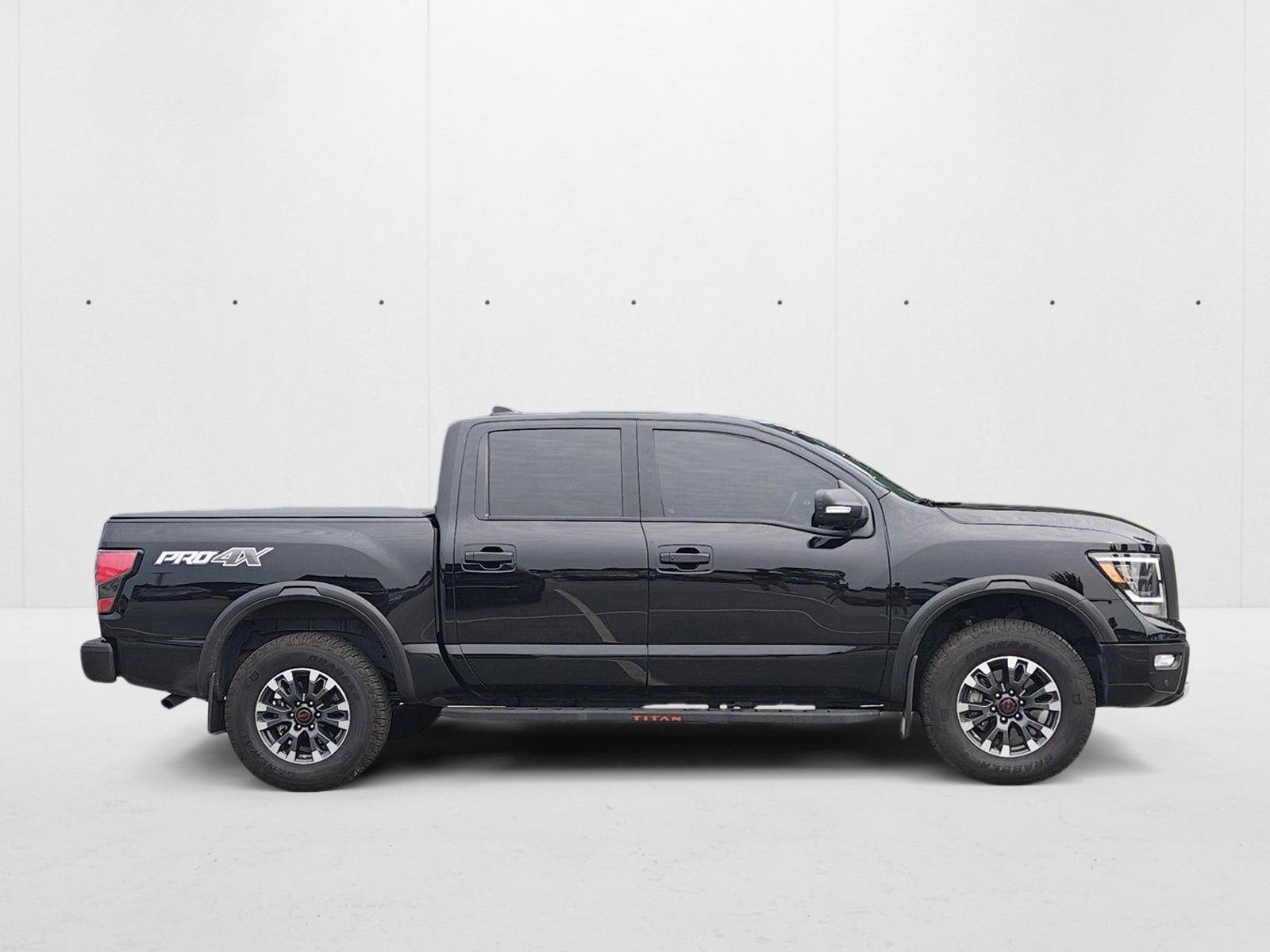 2024 Nissan Titan PRO-4X photo 4