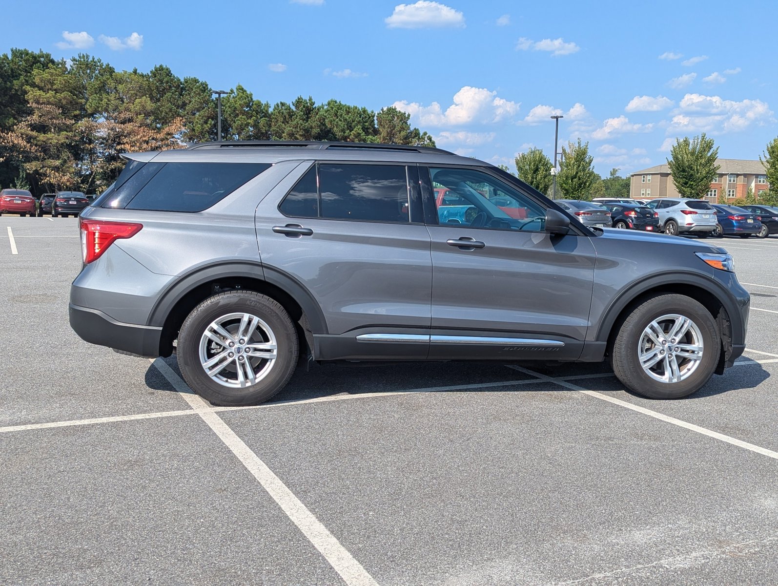 2024 Ford Explorer XLT photo 4