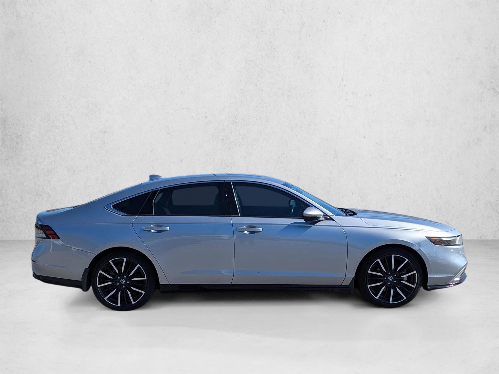 2023 Honda Accord Hybrid Touring photo 4