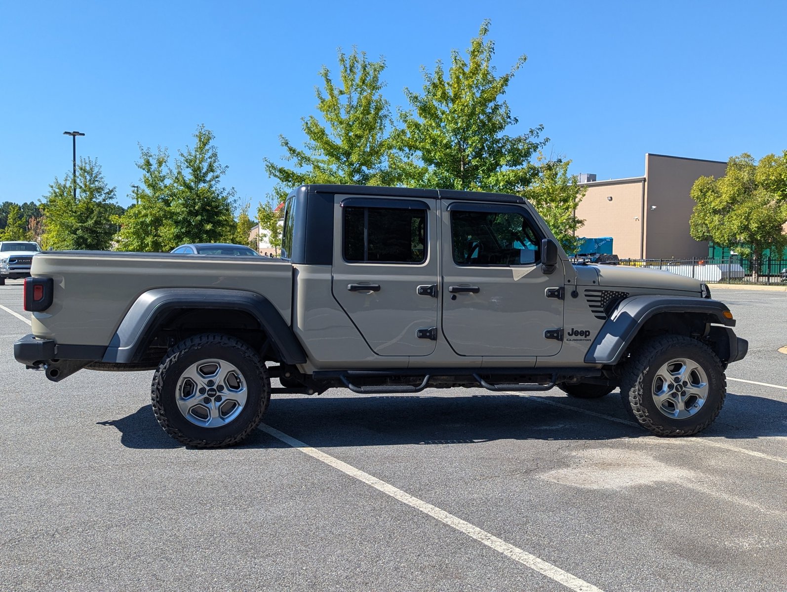 2020 Jeep Gladiator Sport photo 4