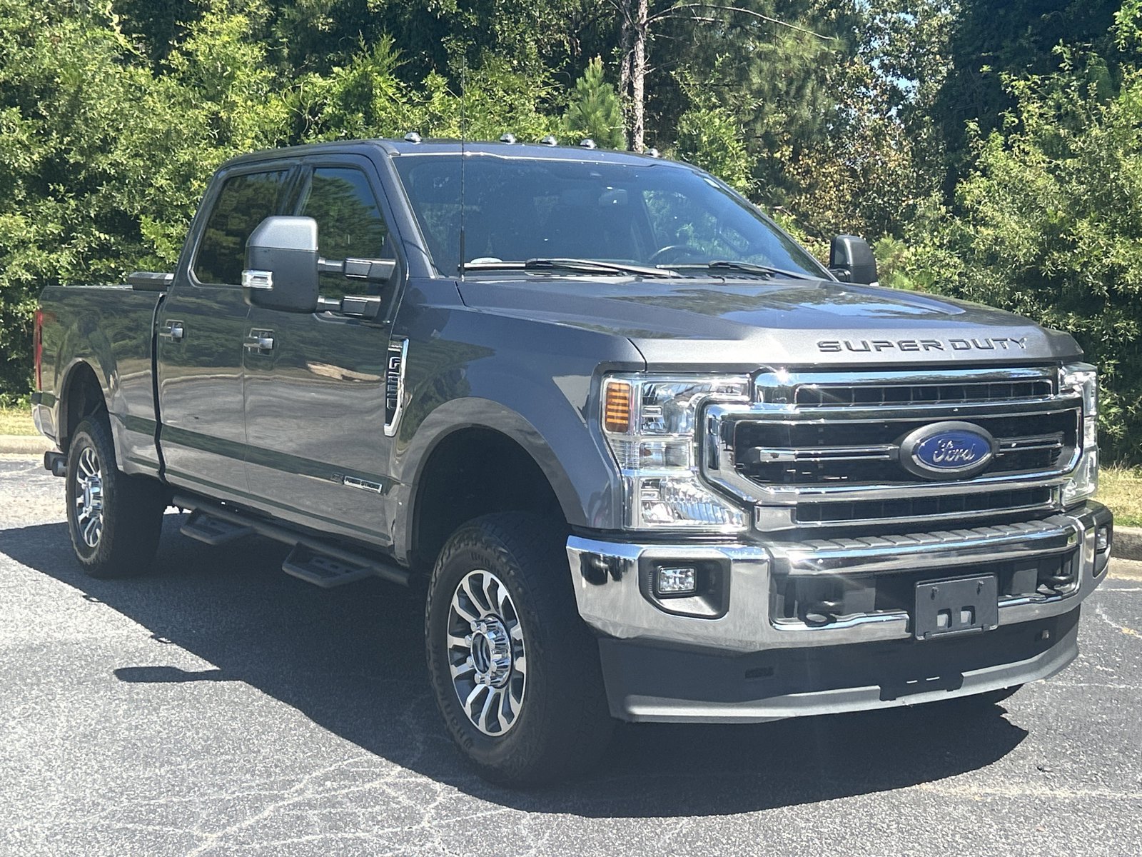 2022 Ford F-250 Lariat photo 2
