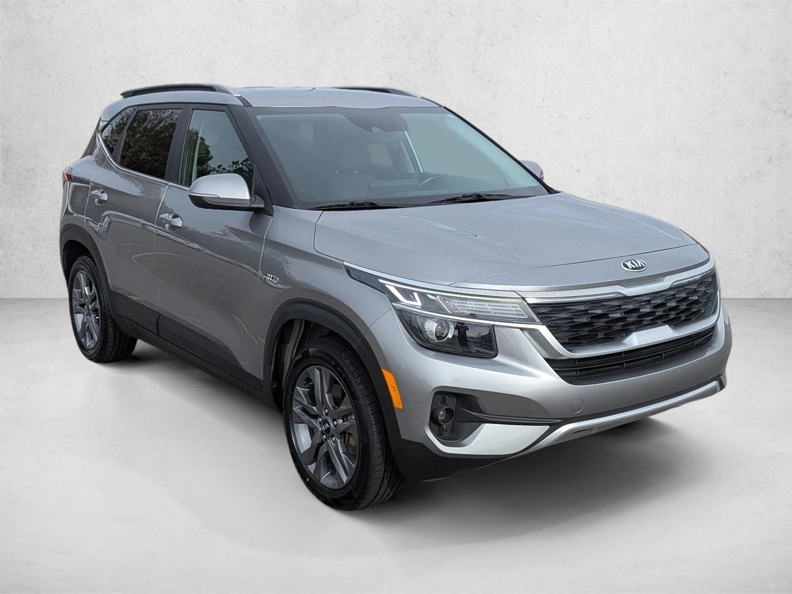 2021 Kia Seltos S photo 3