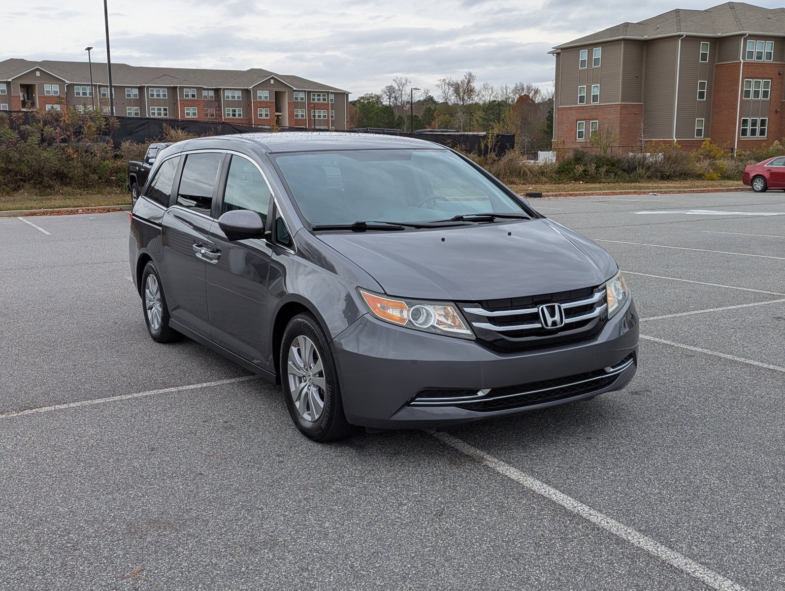 2016 Honda Odyssey SE photo 3