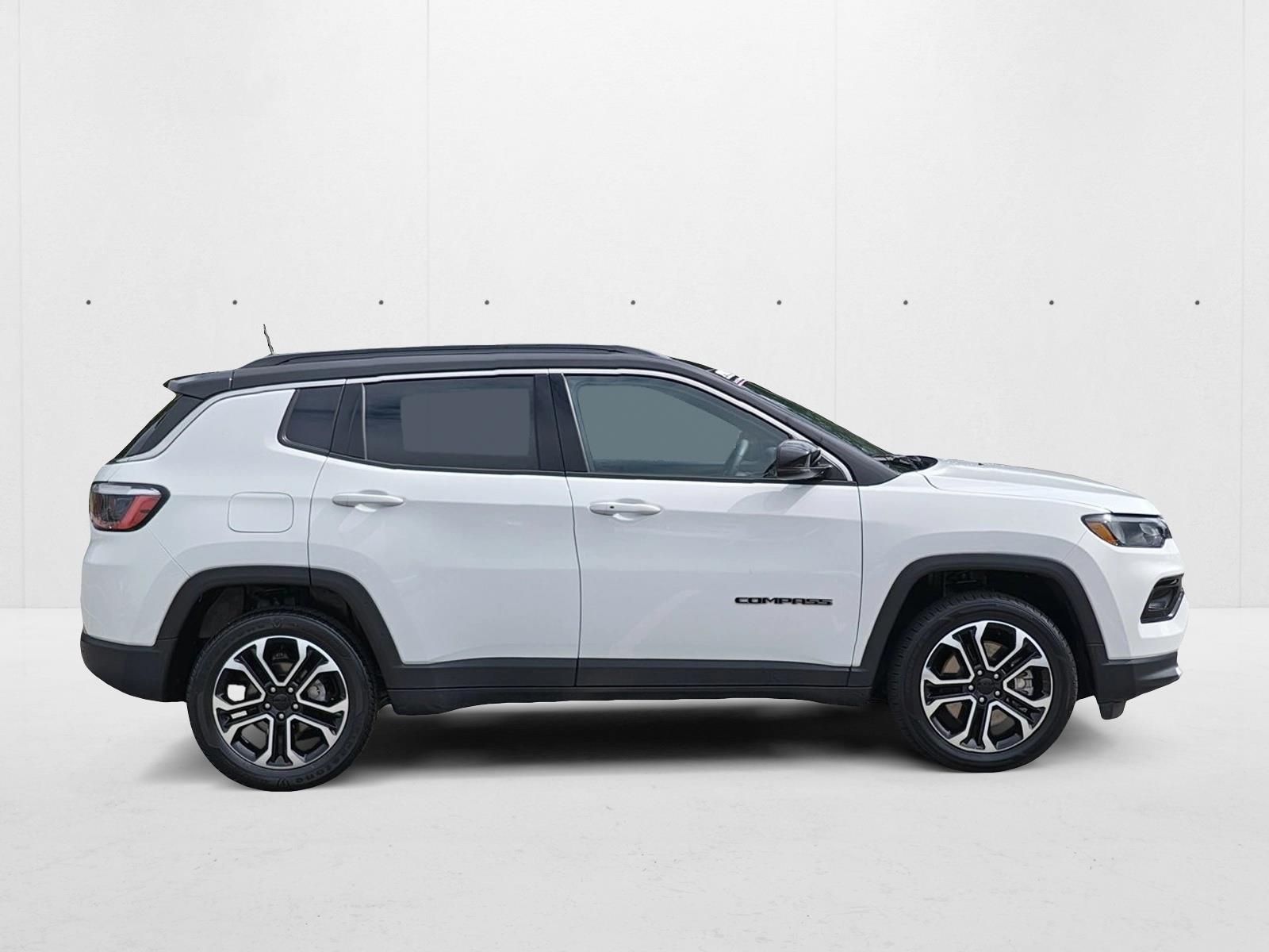 2023 Jeep Compass Limited photo 3