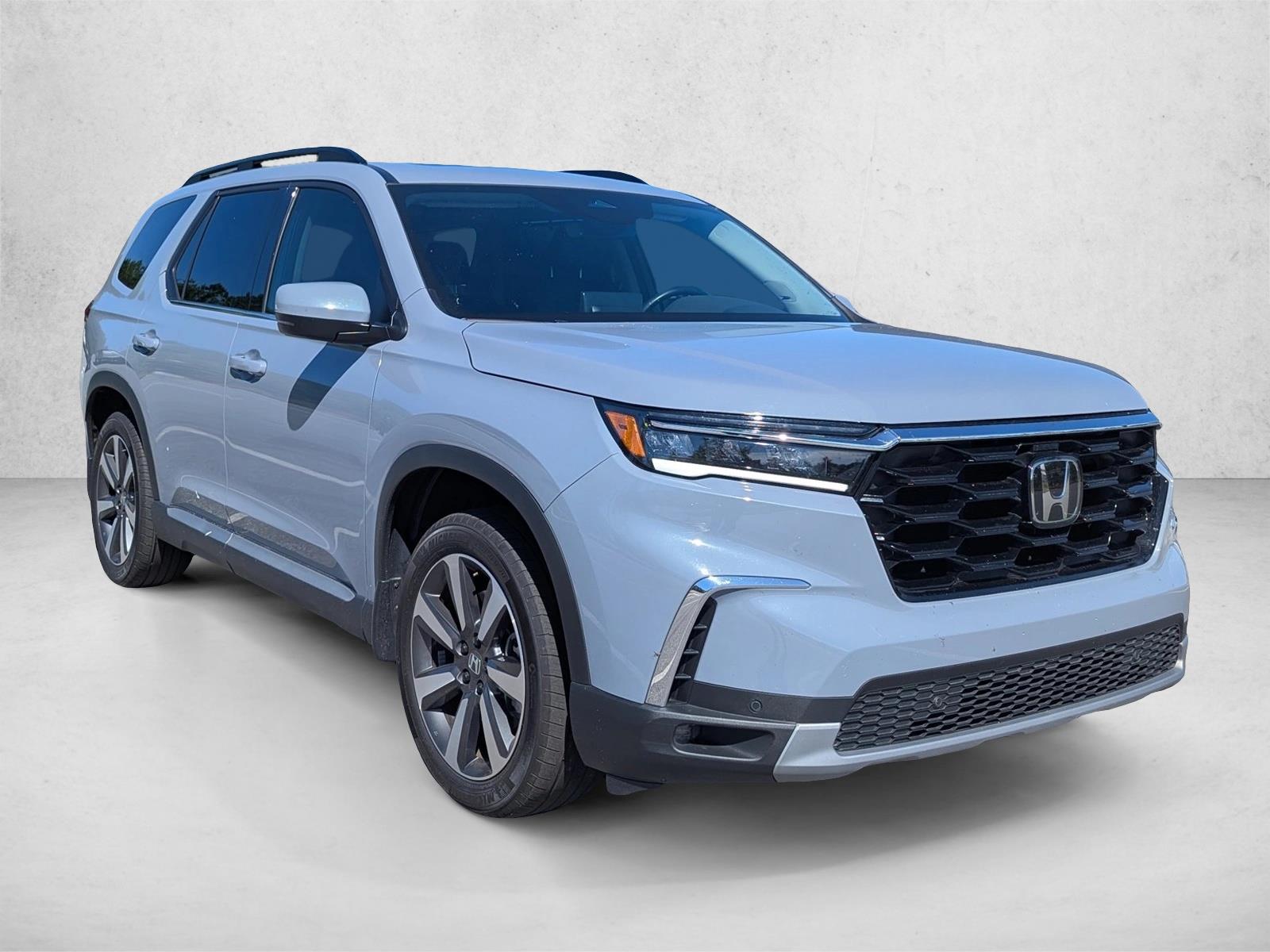 2024 Honda Pilot Touring photo 3