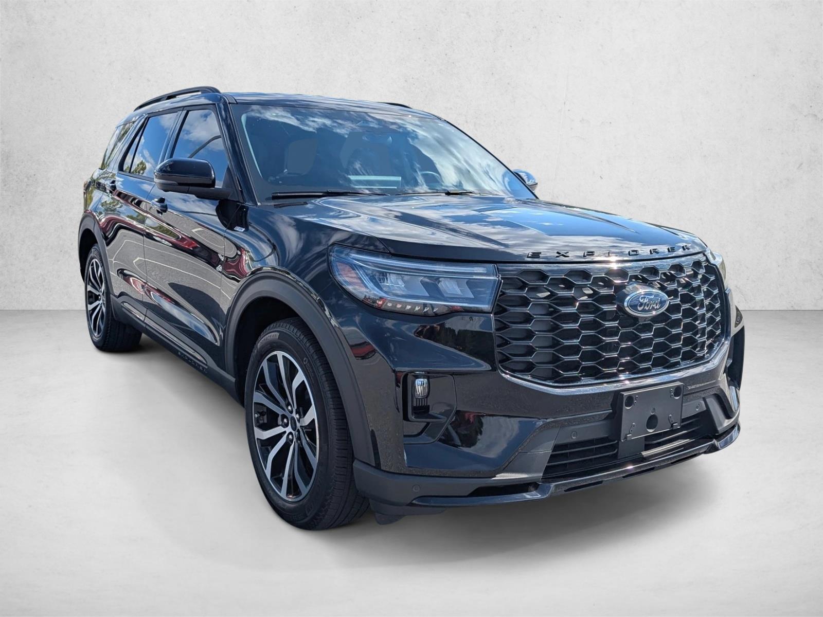 2025 Ford Explorer ST-Line photo 3