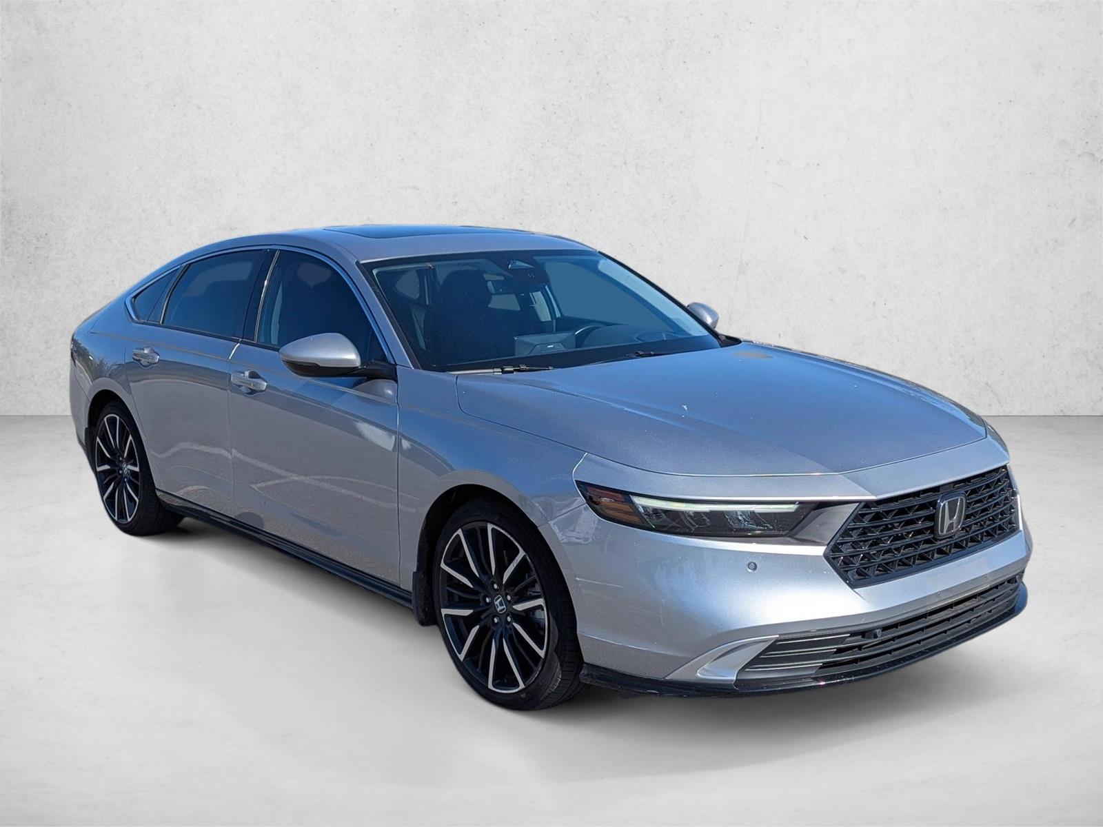 2023 Honda Accord Hybrid Touring photo 3