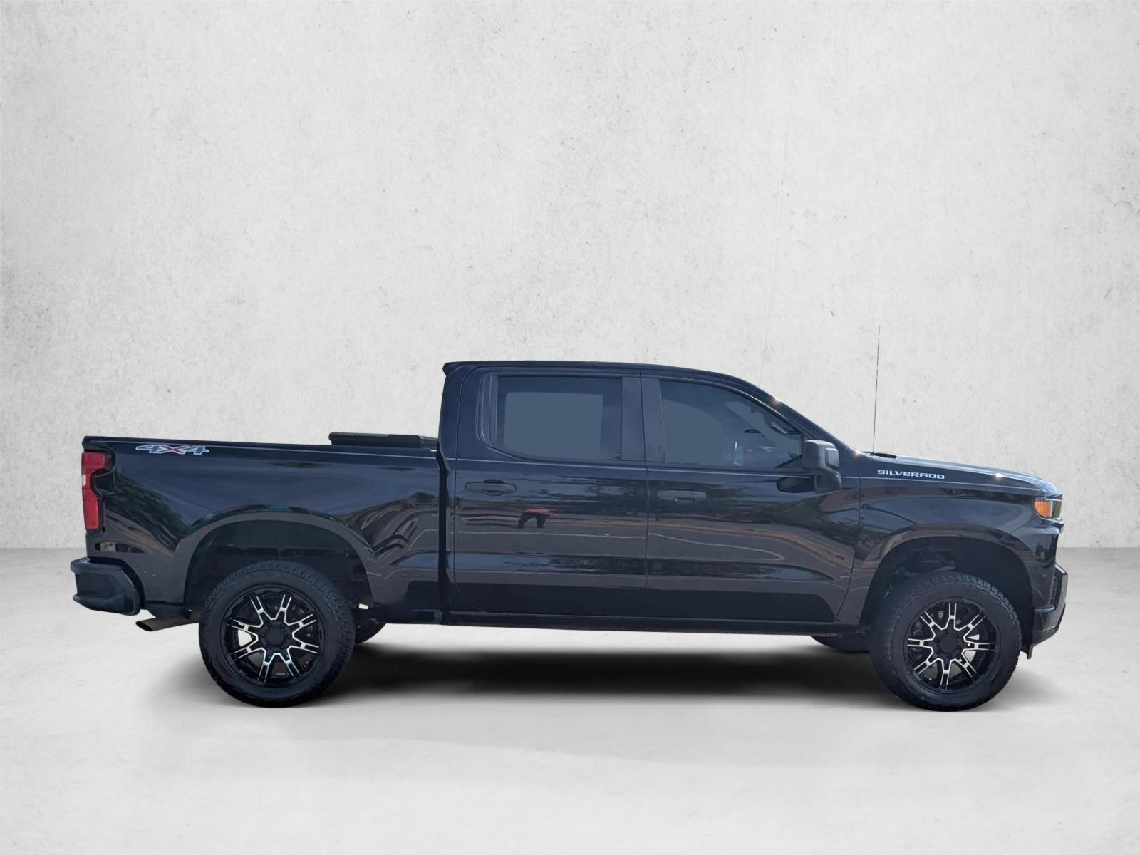 2021 Chevrolet Silverado 1500 Custom photo 4