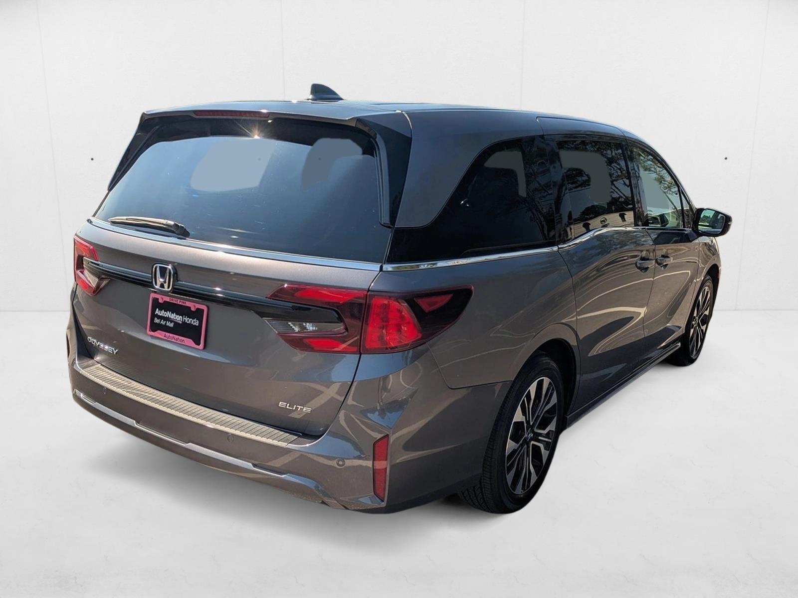 2026 Honda Odyssey Elite photo 4