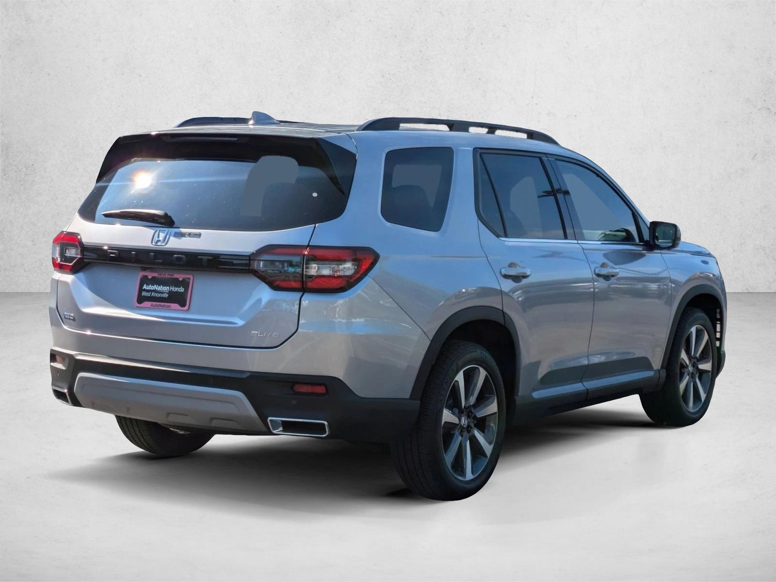 2025 Honda Pilot Elite photo 2