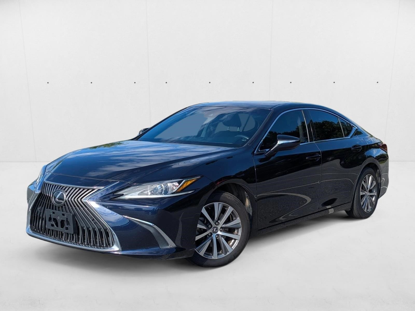 2019 Lexus ES 350's photo