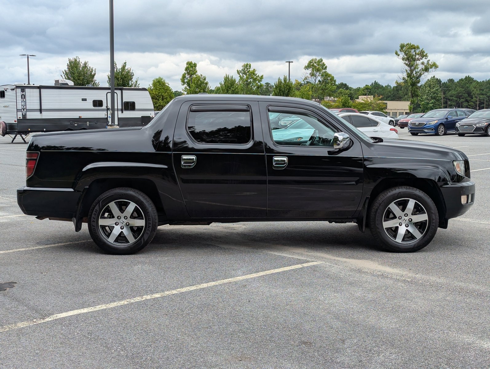 2014 Honda Ridgeline SE photo 4