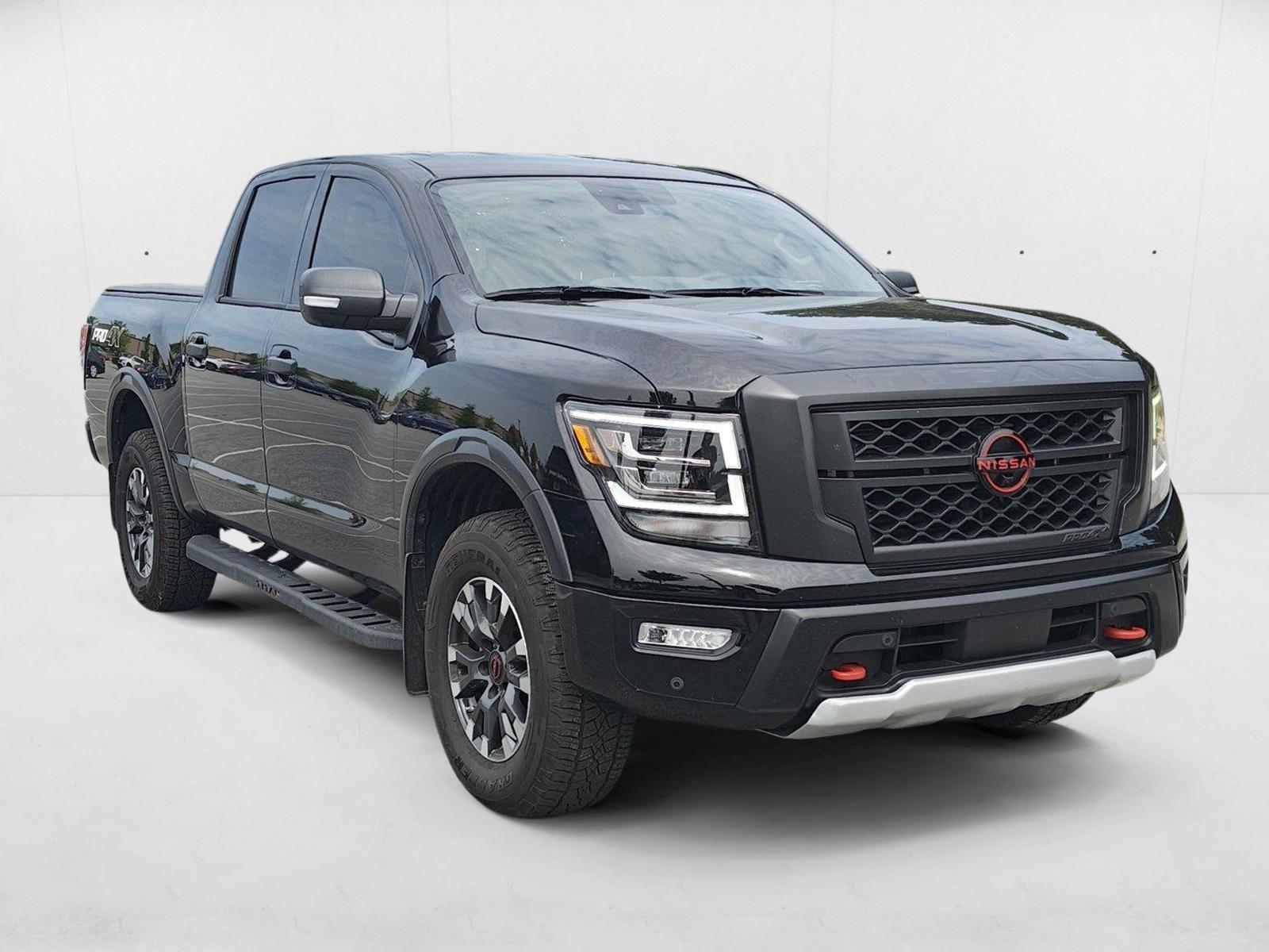 2024 Nissan Titan PRO-4X photo 3