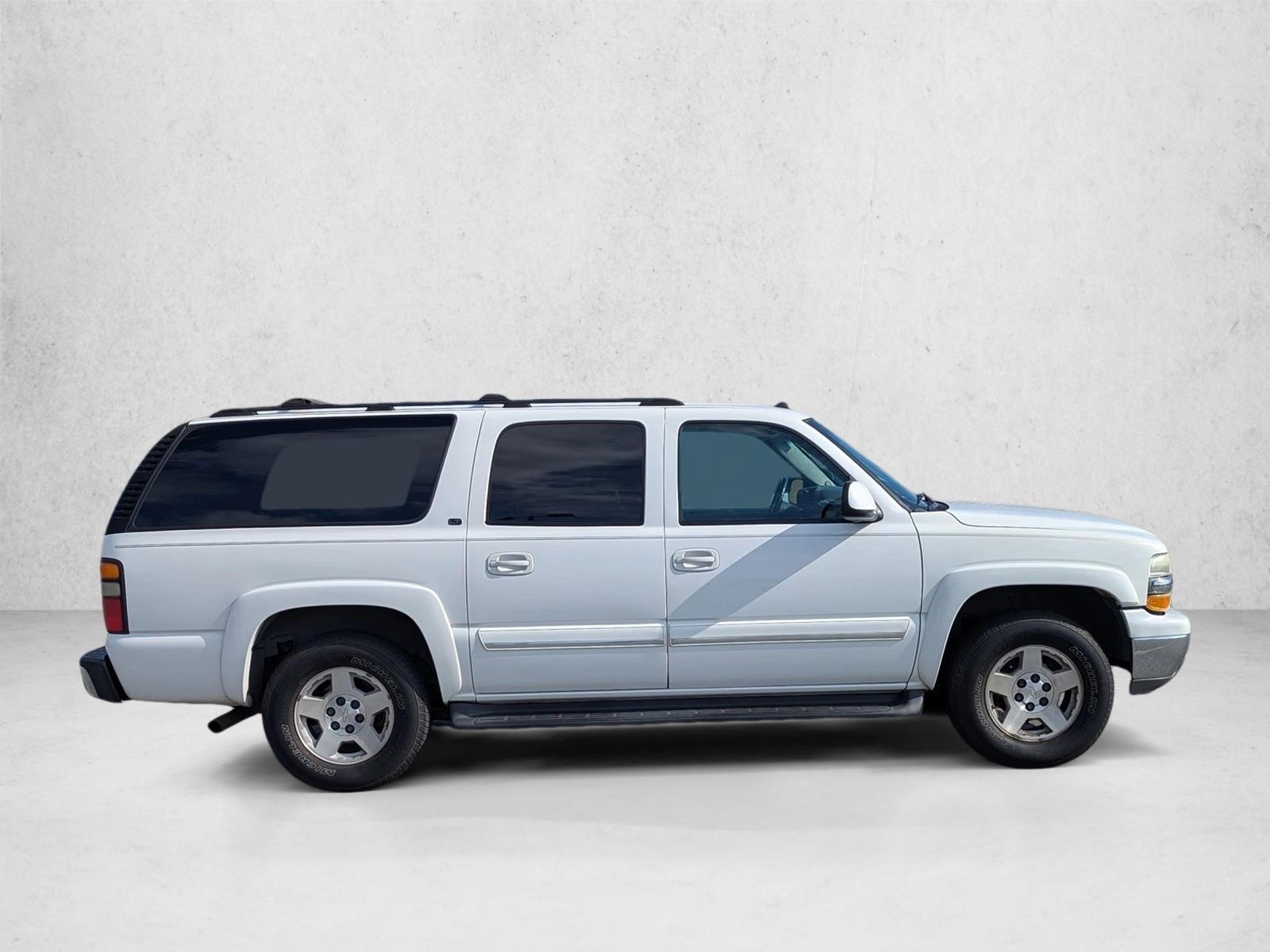 2004 Chevrolet Suburban 1500 photo 4