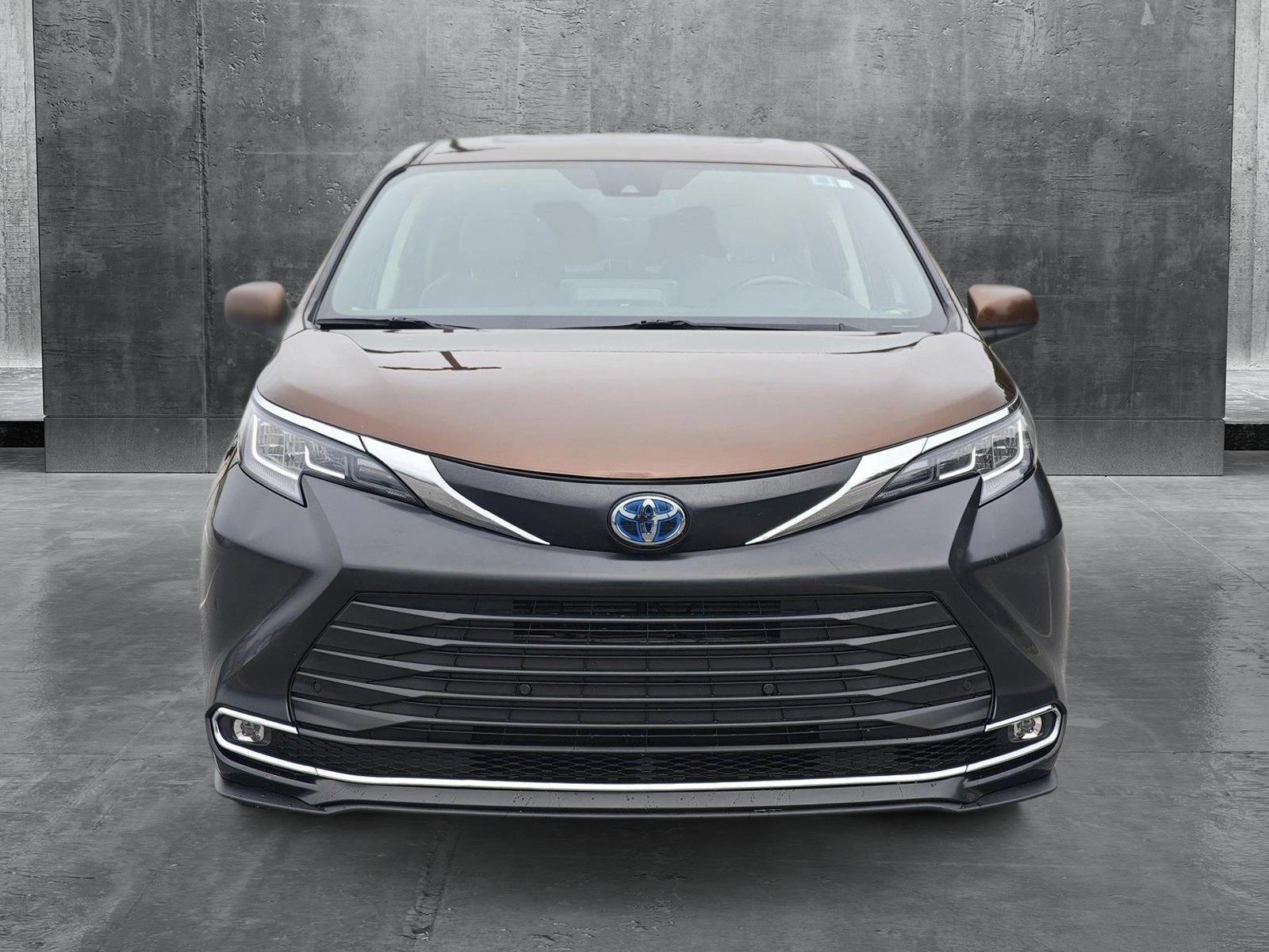 Used 2022 Toyota Sienna XLE with VIN 5TDYRKEC7NS103475 for sale in Columbus, GA